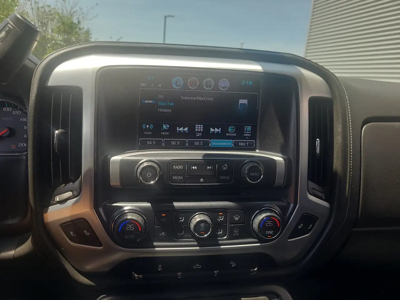 GMC Sierra 1500 photo GMC Sierra 1500
