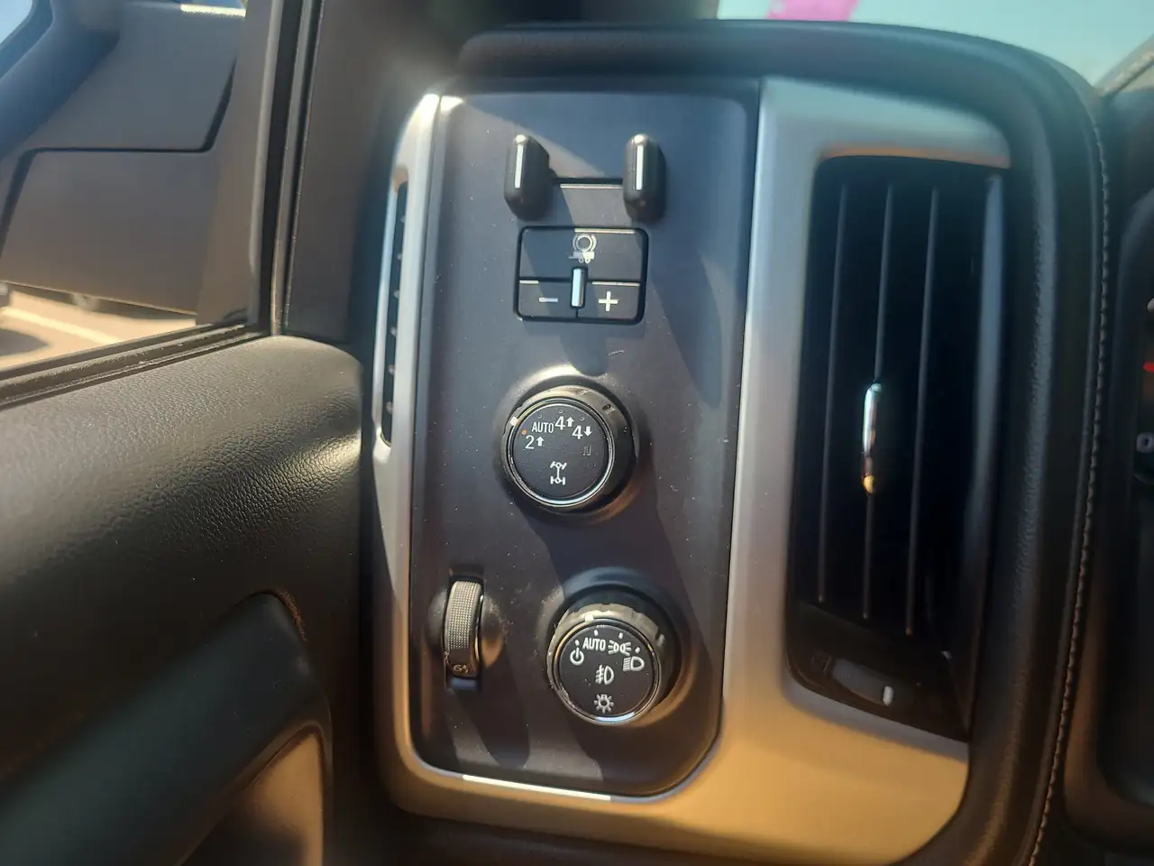 GMC Sierra 1500 photo GMC Sierra 1500