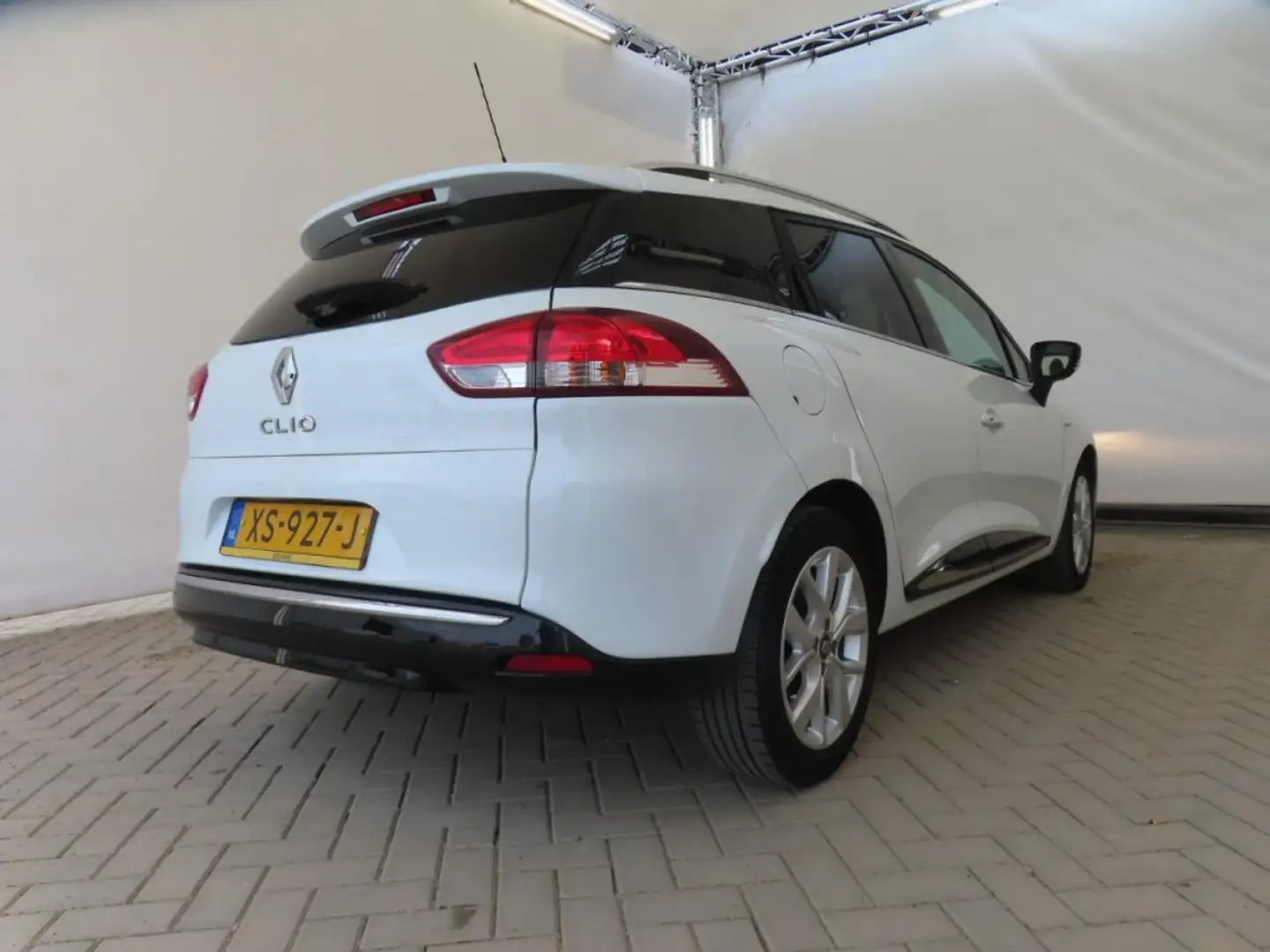 Renault Clio Estate 0.9 TCe LIMITED + AIRCO/CRUISE/LMV/PDC/NAV Wit - 2