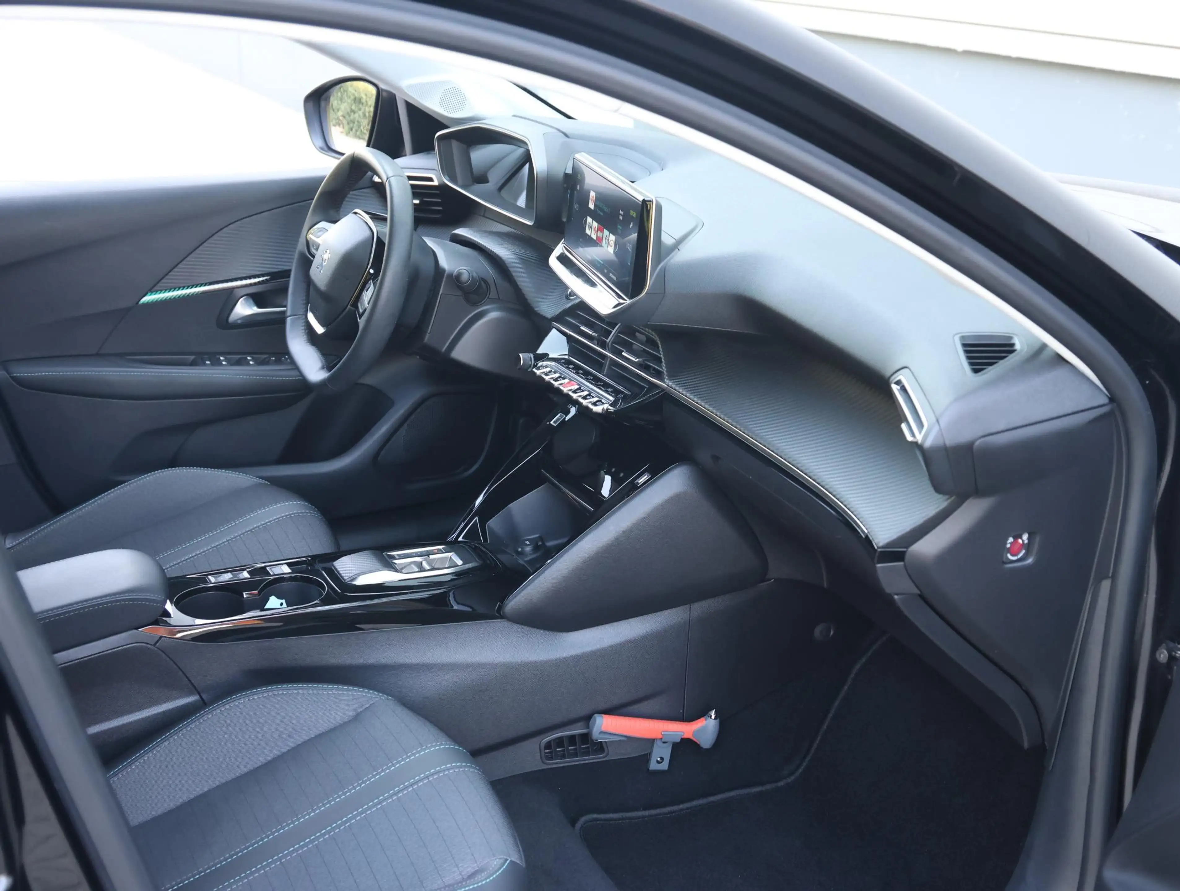 Peugeot e-208 EV Allure Pack 50 kWh — photo 8