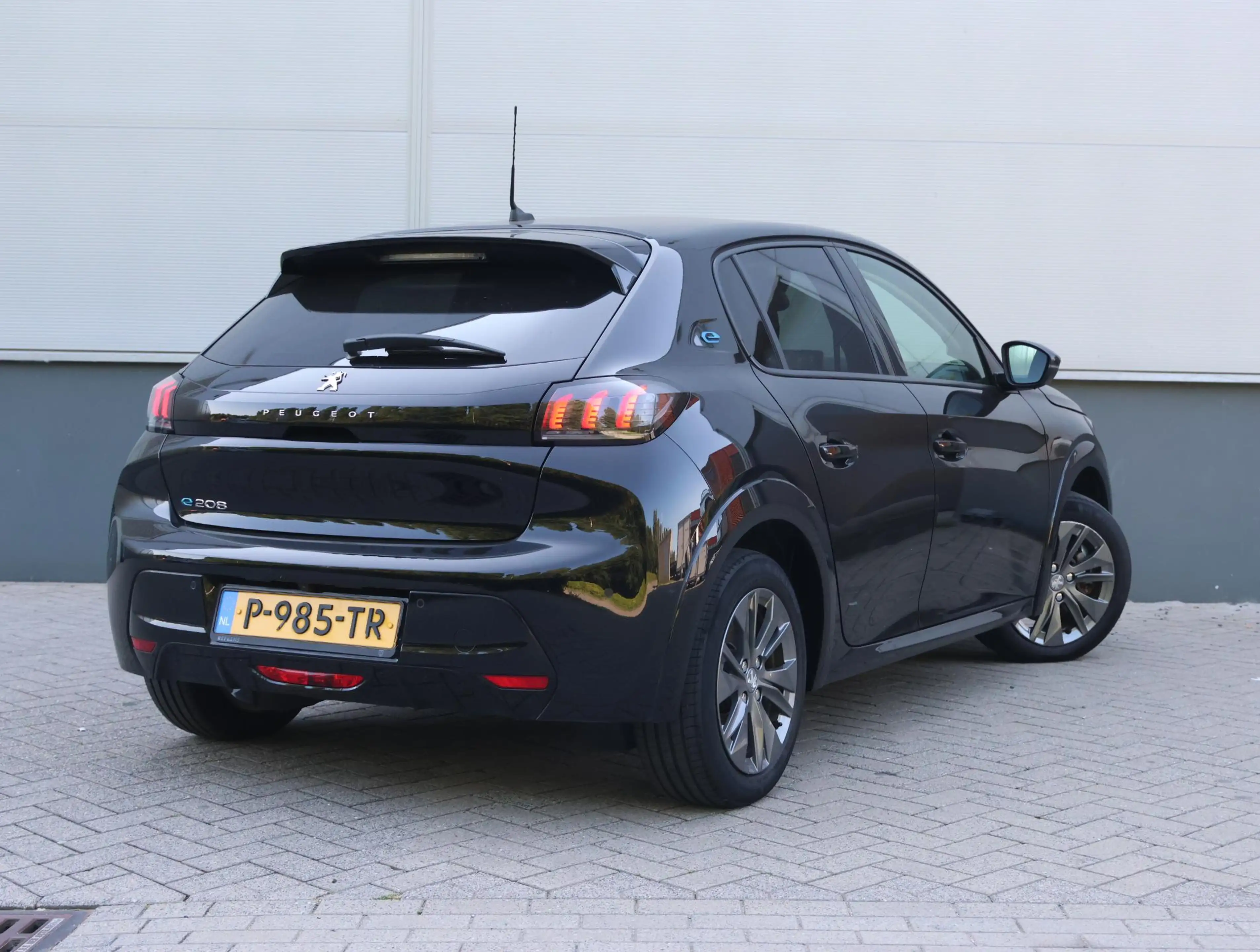 Peugeot e-208 EV Allure Pack 50 kWh — photo 3