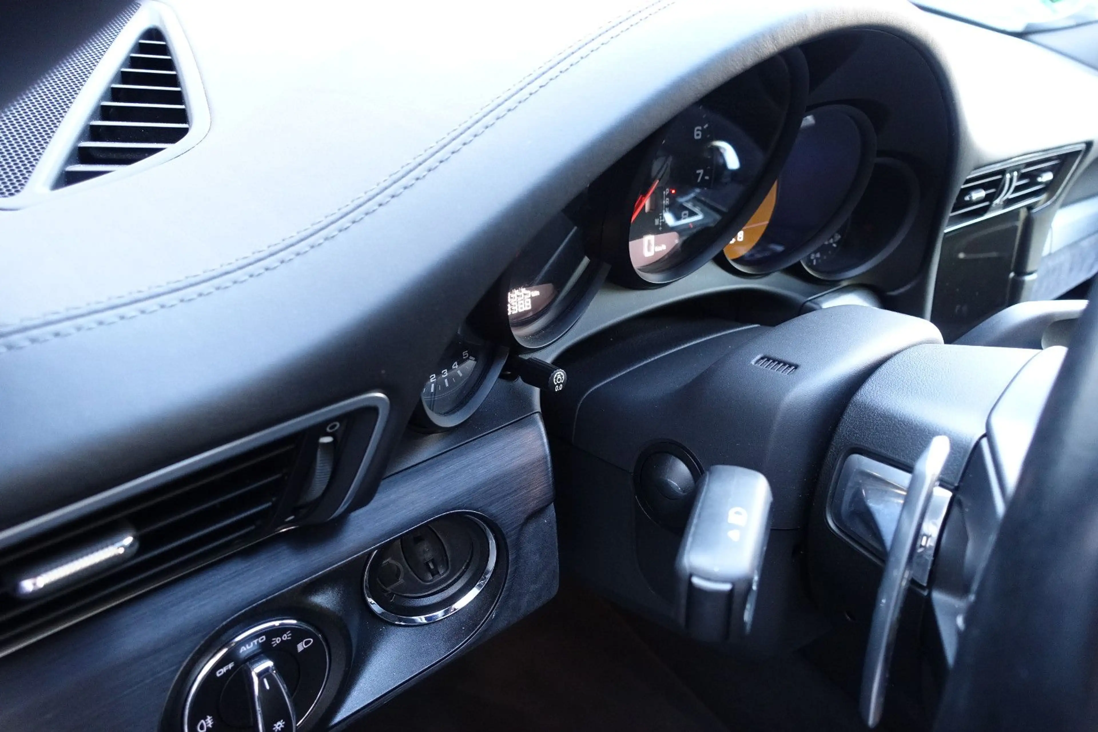 Porsche 991 911 Carrera GTS Cabrio 991.2 Approved 5-28 — photo 18