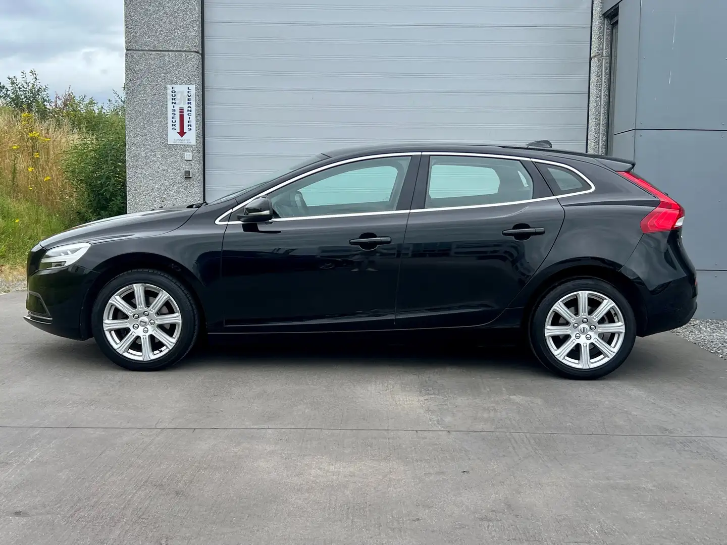 Volvo V40 V40 2.0 T2 Inscription Noir - 2