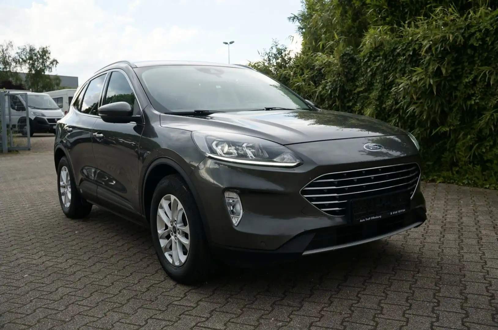 Ford Kuga Titanium Navi PDC LED Neues Modell Getriebe Grau - 2