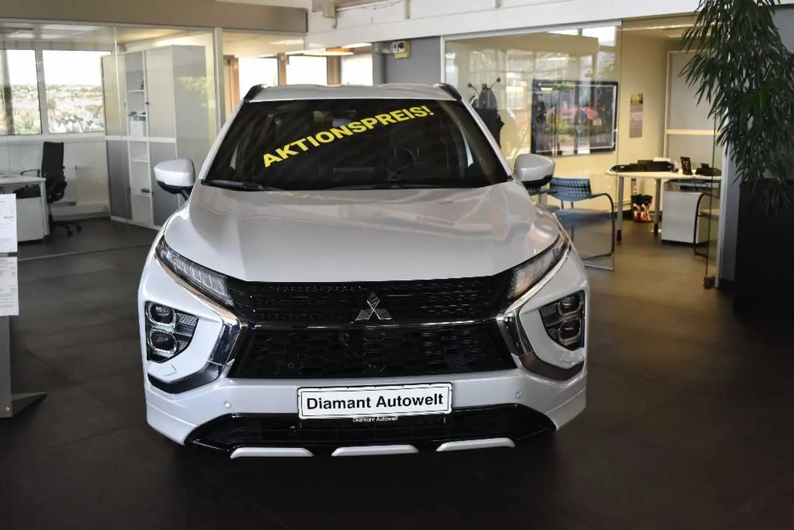 Mitsubishi Eclipse Cross PHEV Select 2.4 MIVEC 4WD Bianco - 2