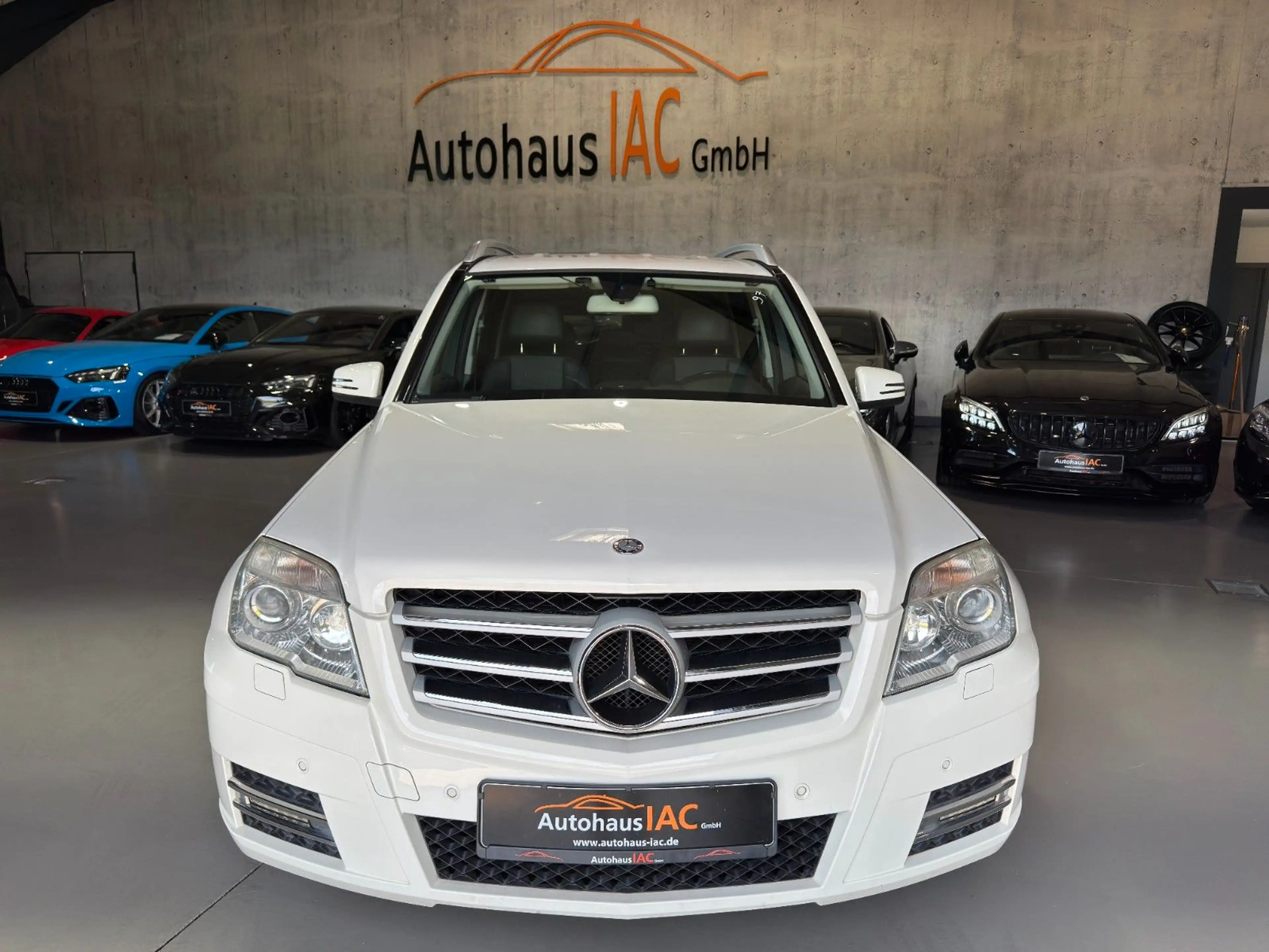 Mercedes-Benz GLK 300 /PDC/4-MAT/NAVI/SHZ/MEMORY/TEMPOMAT/KLIMA — photo 3
