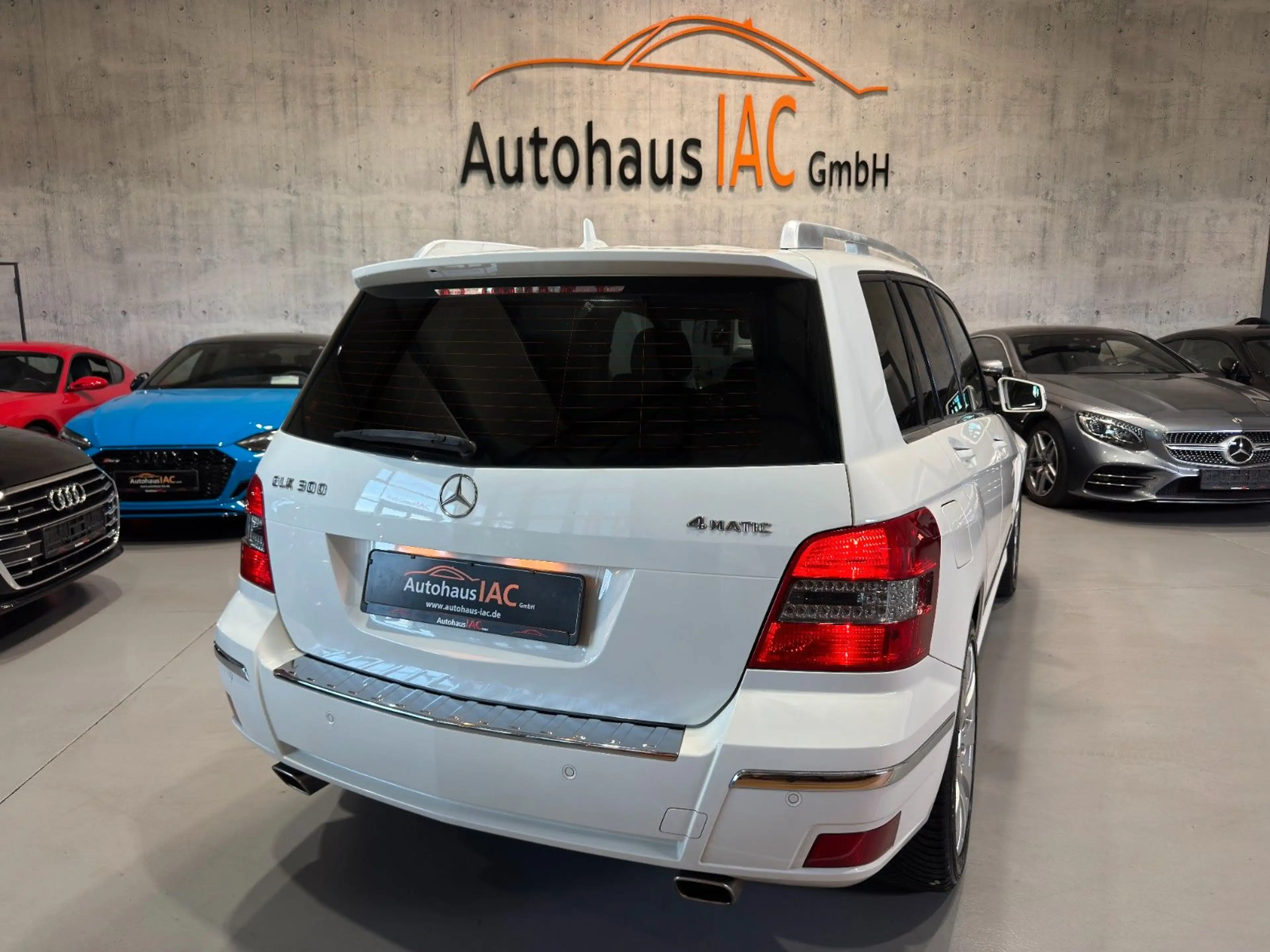 Mercedes-Benz GLK 300 /PDC/4-MAT/NAVI/SHZ/MEMORY/TEMPOMAT/KLIMA — photo 2