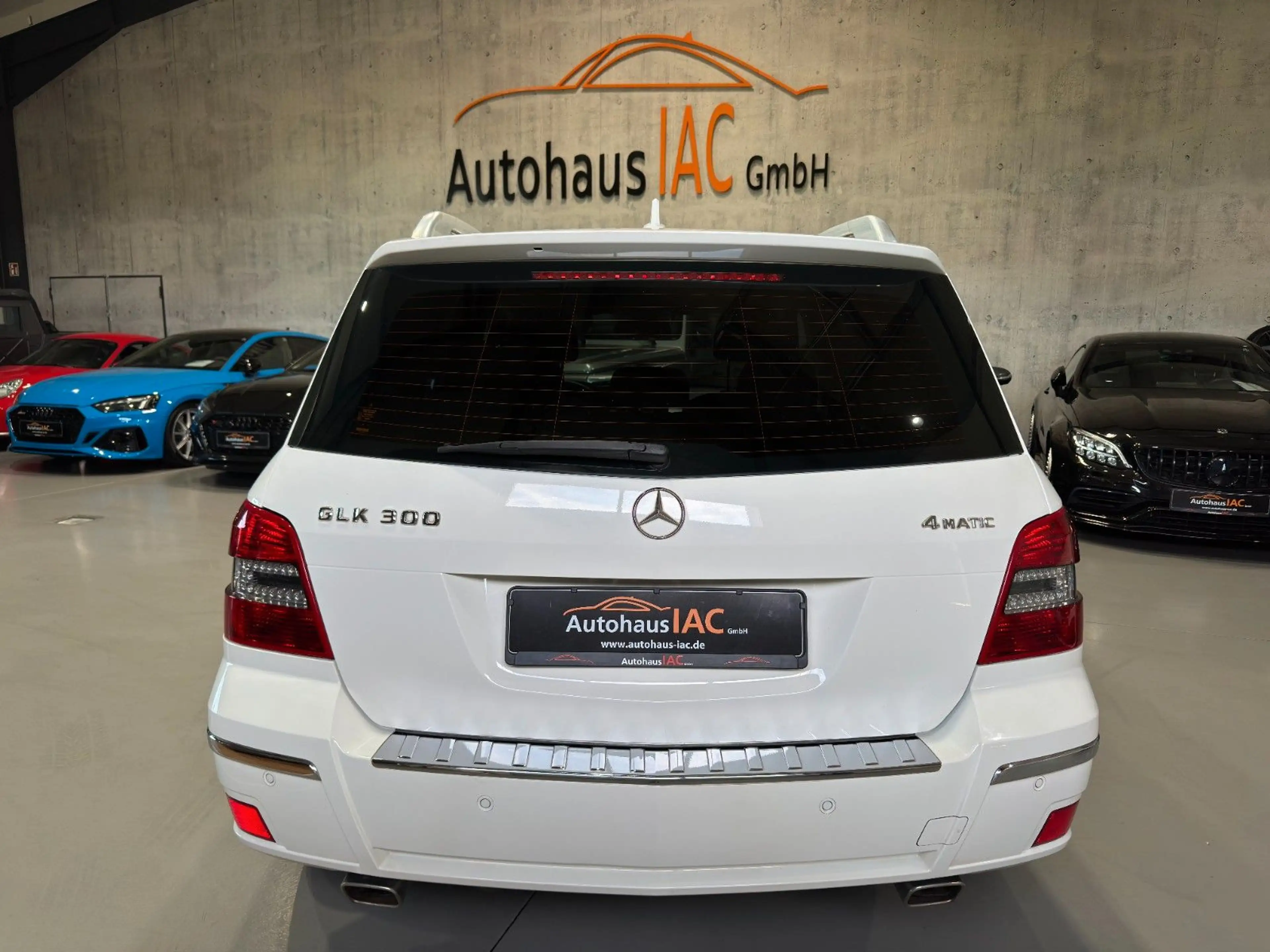 Mercedes-Benz GLK 300 /PDC/4-MAT/NAVI/SHZ/MEMORY/TEMPOMAT/KLIMA — photo 4