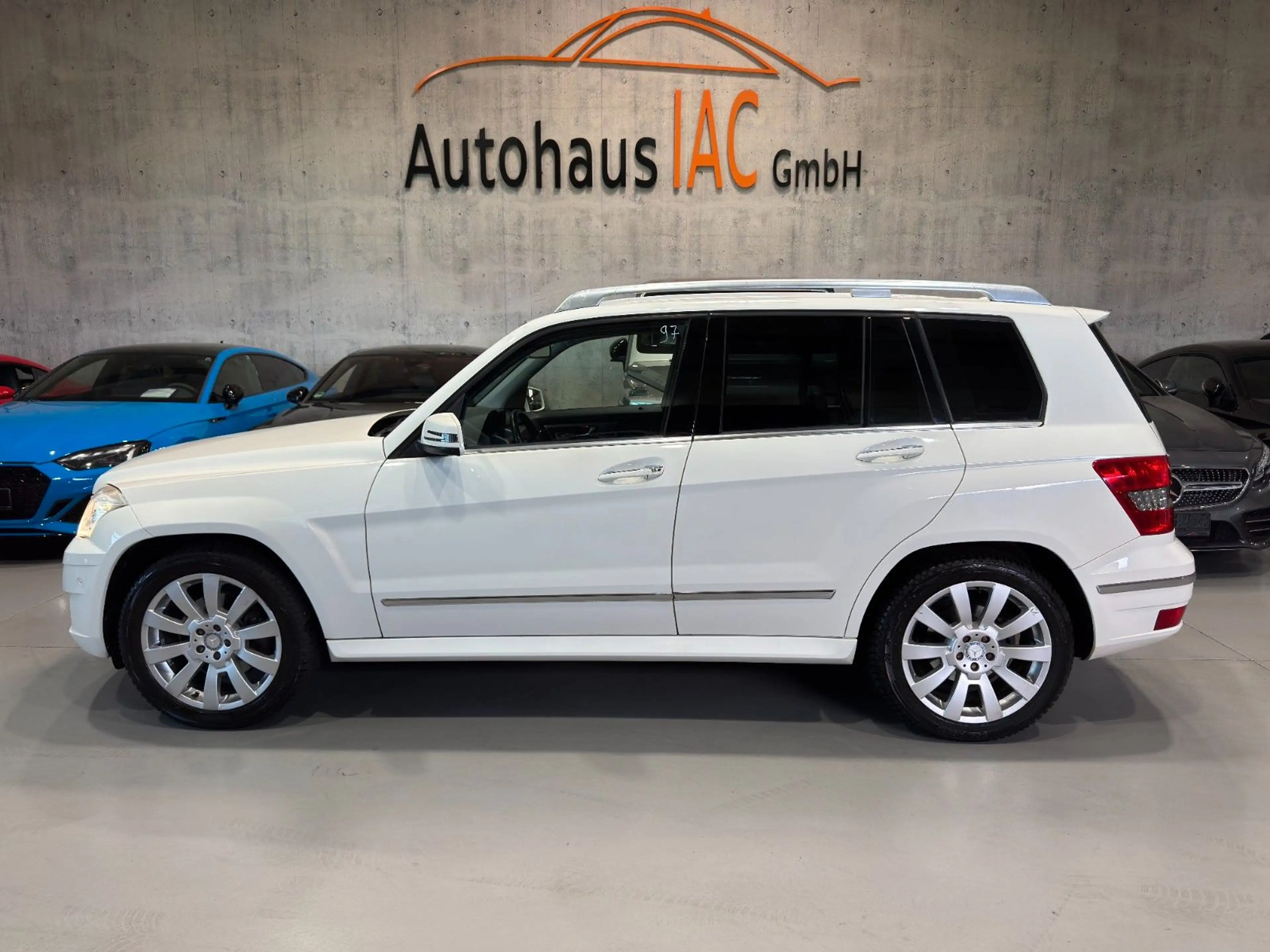 Mercedes-Benz GLK 300 /PDC/4-MAT/NAVI/SHZ/MEMORY/TEMPOMAT/KLIMA — photo 6