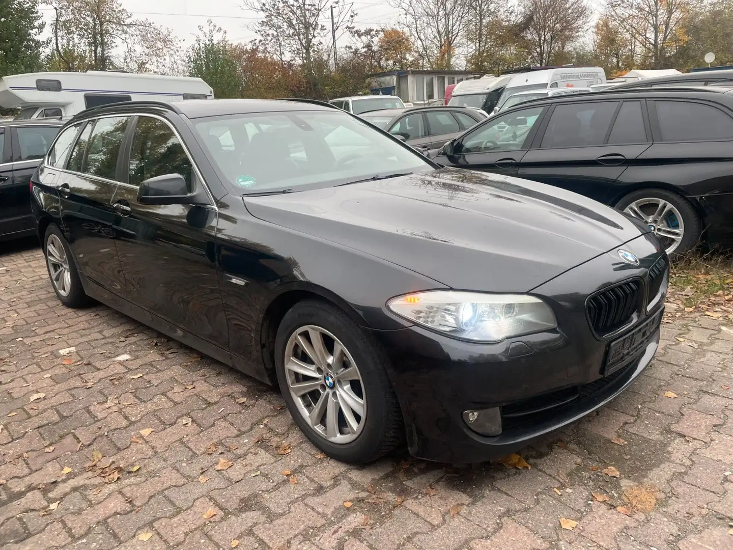 BMW 530 5 Touring 530 d xDrive Schwarz - 2