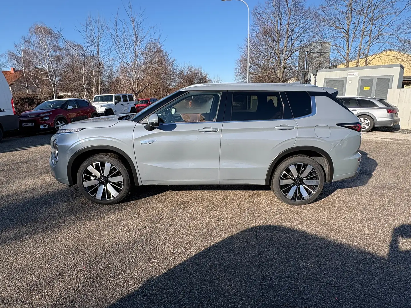 Mitsubishi Outlander 2,4 PHEV S-AWC Diamond Aut. Luxury-Paket Grau - 2