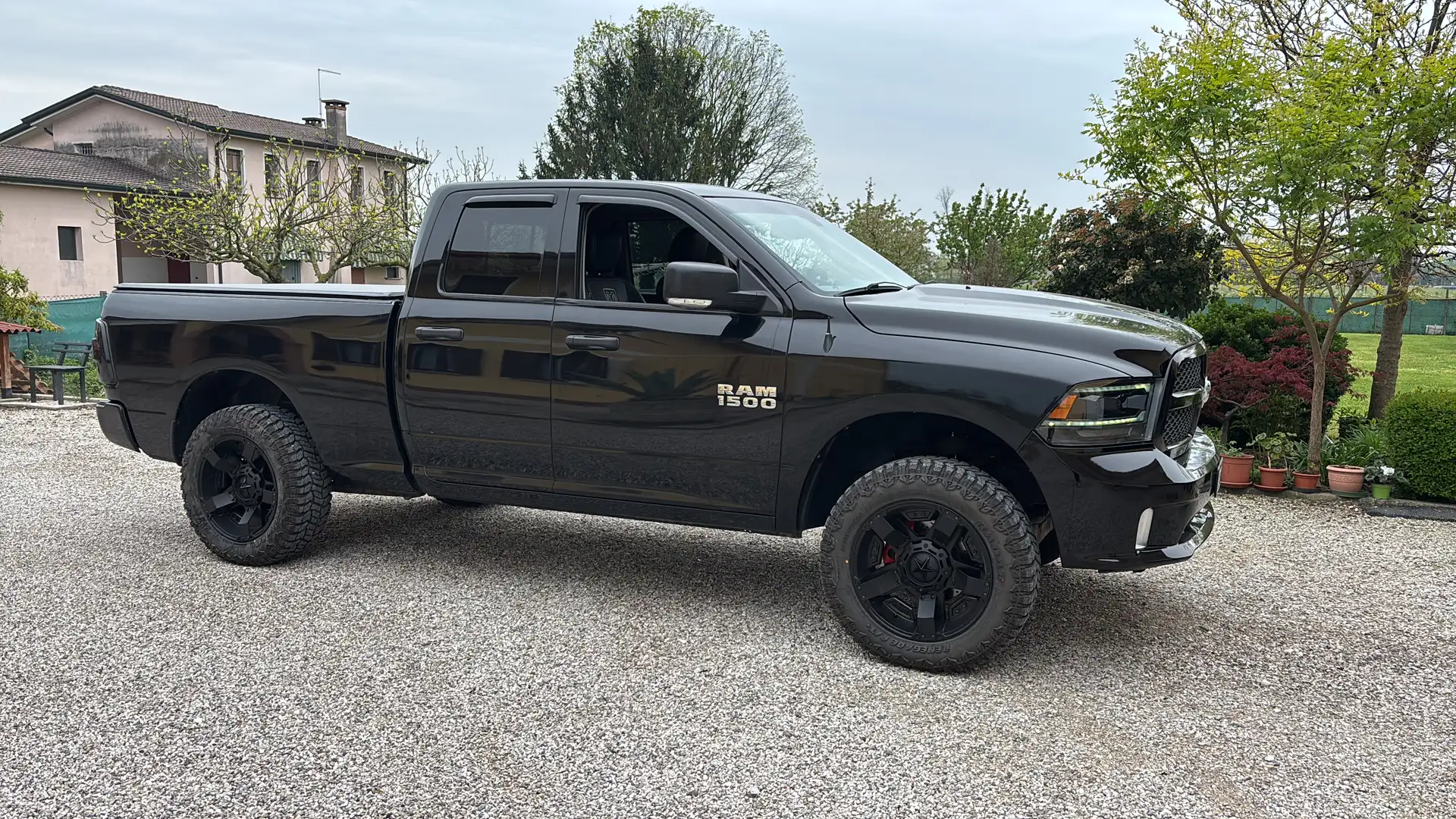 RAM 1500 Big horn 5.7 hemi - 1