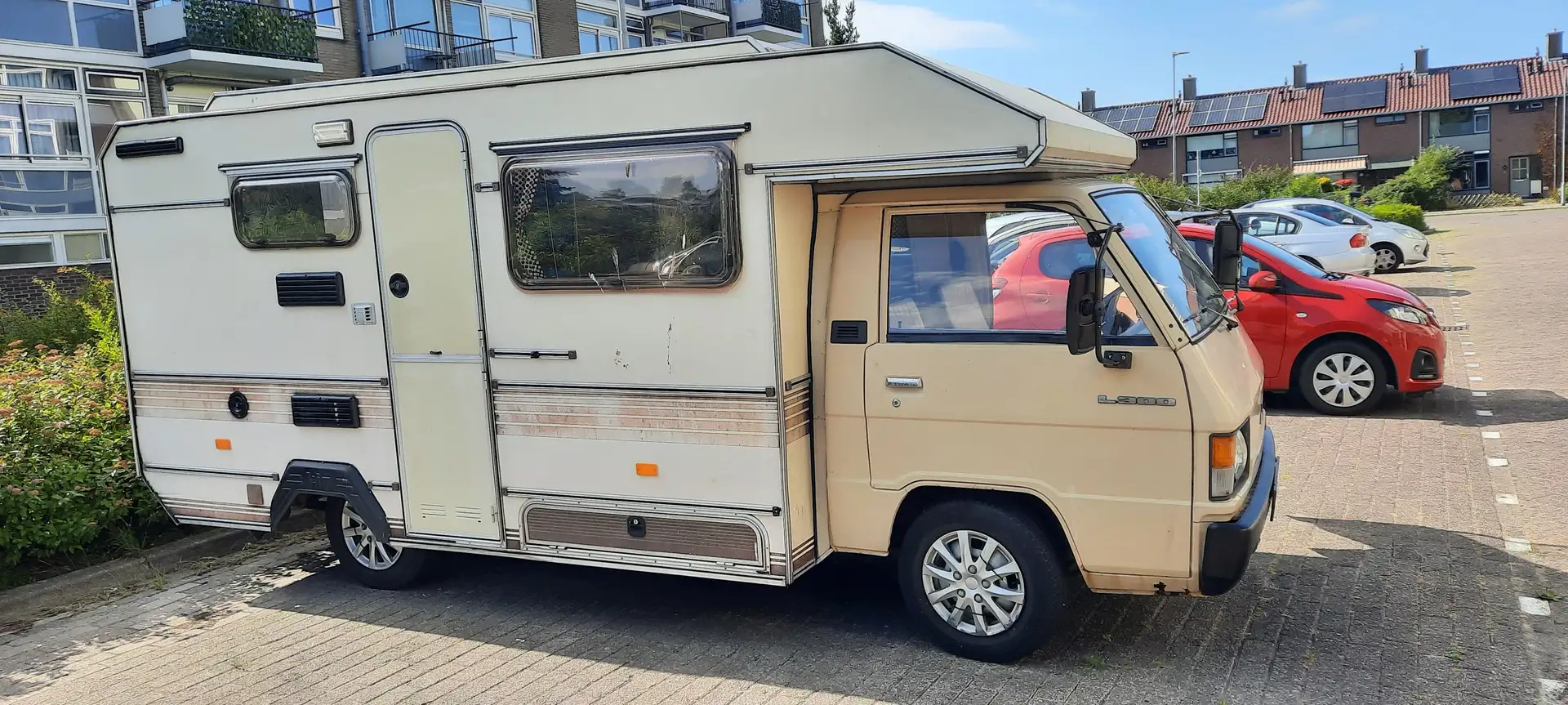 Mitsubishi L300 L300 kipcamper Niwatori Beige - 2
