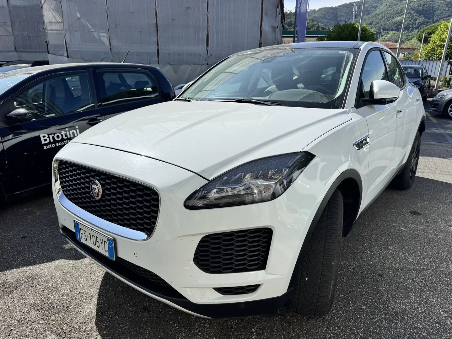 Jaguar E-Pace 2.0d i4 SE awd 150cv auto my19  MOTORE OK Bianco - 2