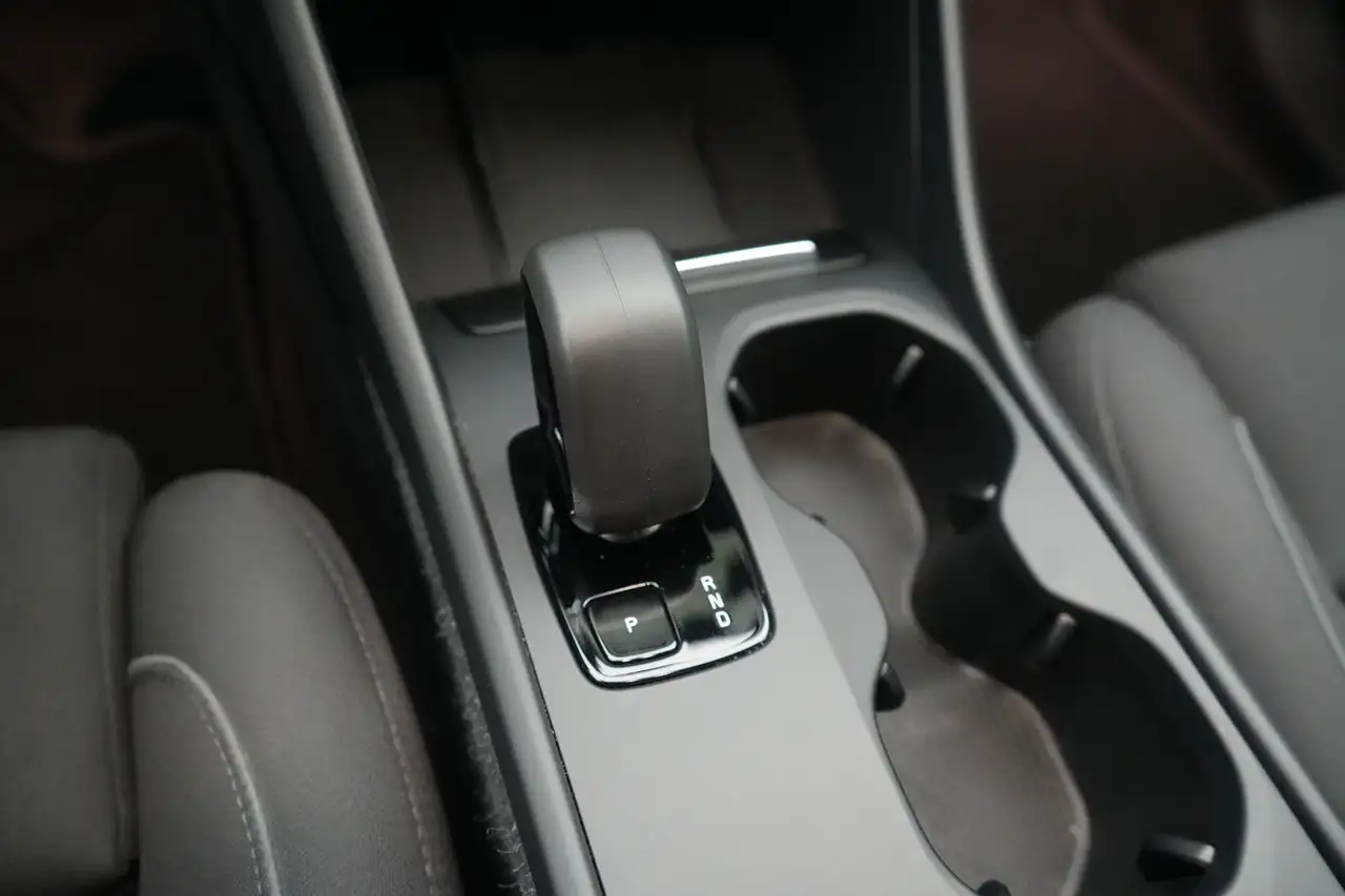 Volvo EX40 82 kWh Single Motor Extended Range Plus Dark LED G, миниатюра 17