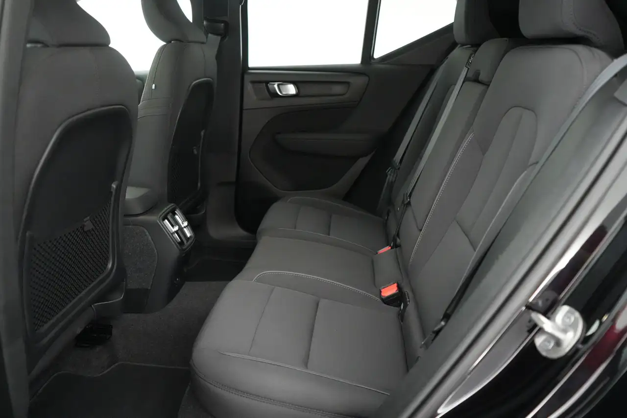 Volvo EX40 82 kWh Single Motor Extended Range Plus Dark LED G, миниатюра 13