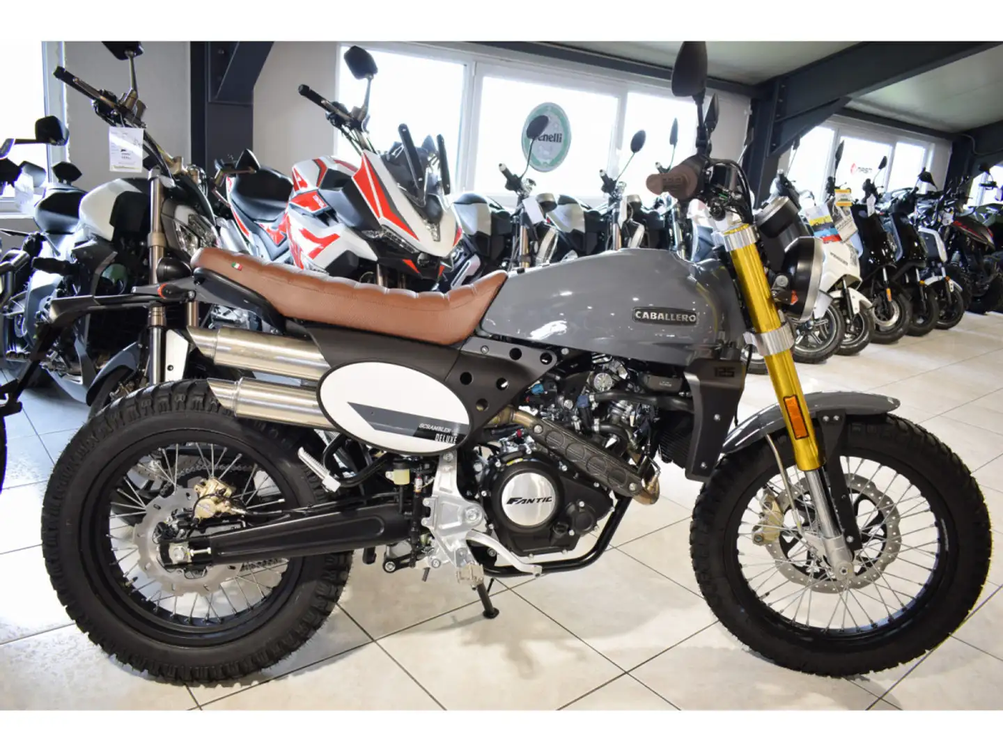 Fantic Caballero 125 DELUXE Grijs - 1
