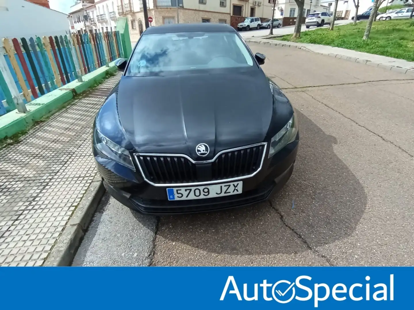 Skoda Superb 2.0TDI AdBlue Active 110kW Schwarz - 1