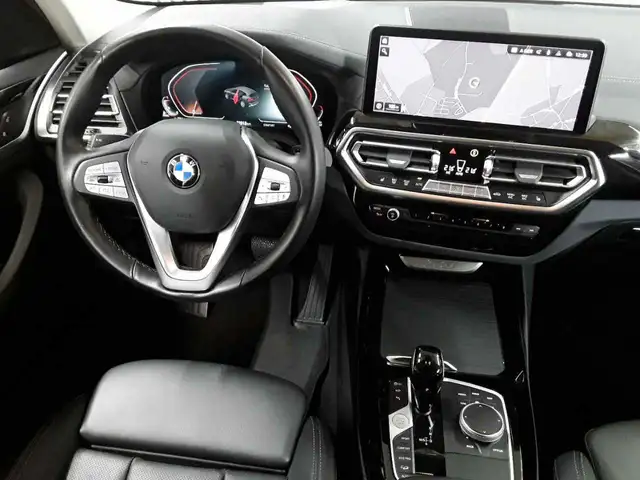 BMW X3 view 10