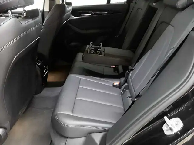 BMW X3 view 13