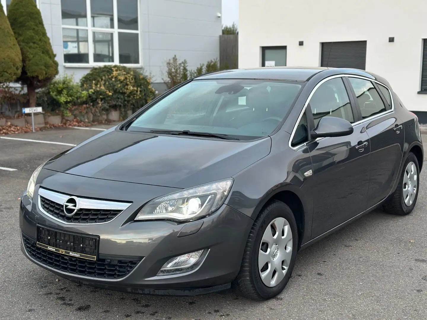Opel Astra J Lim. 5-trg.Innovation HU+STEUERKETTE NEU Grijs - 1