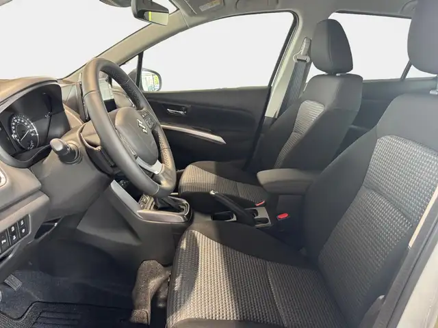 Suzuki S-Cross view 8