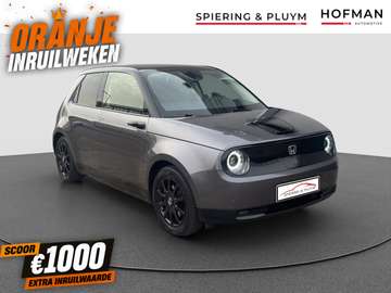 Base | Pano | Stoelverwarming | Carplay | Dealer o