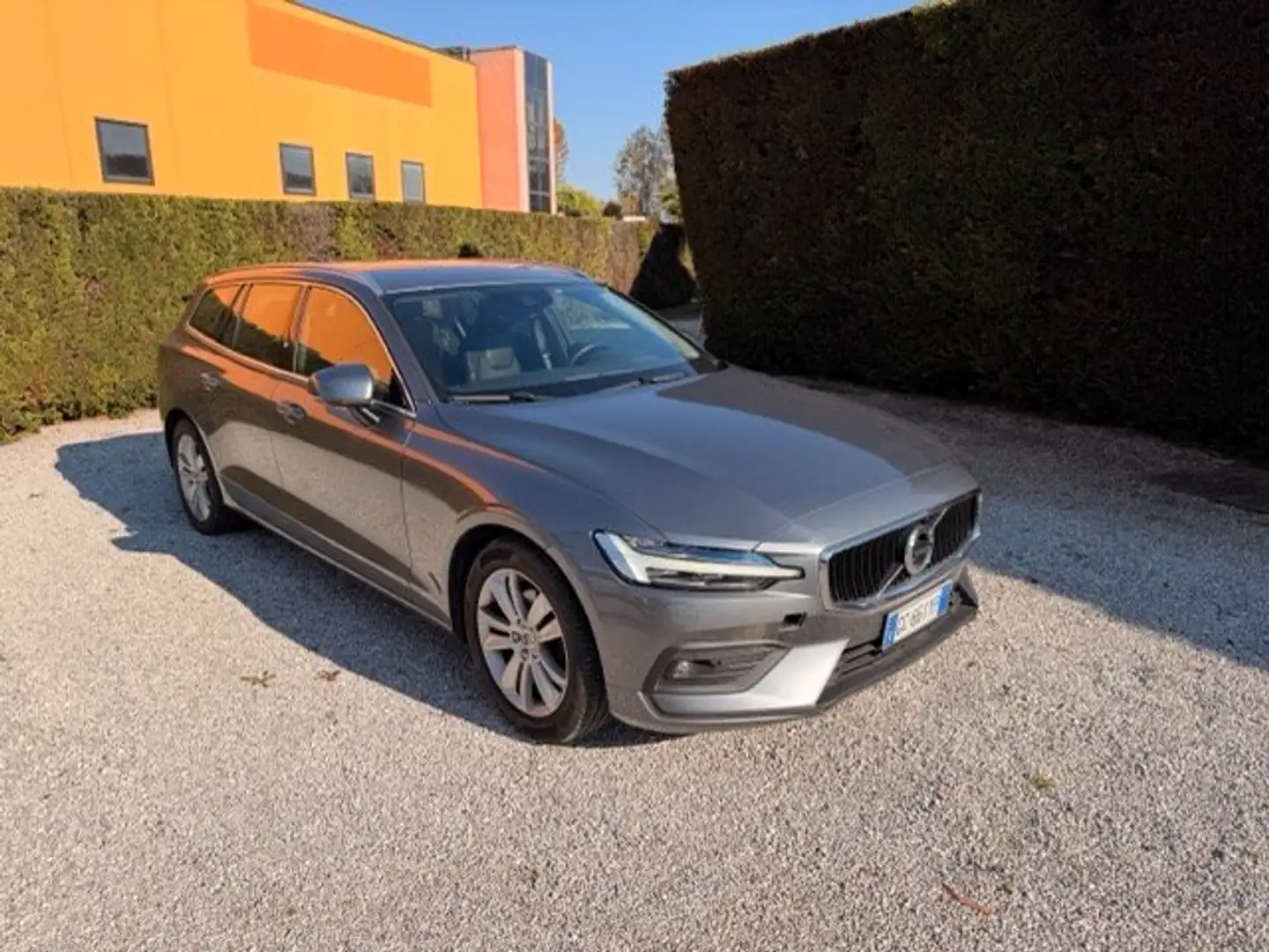 Volvo V60 2.0 d3 150 cv Business Plus Geartronic Grigio - 2