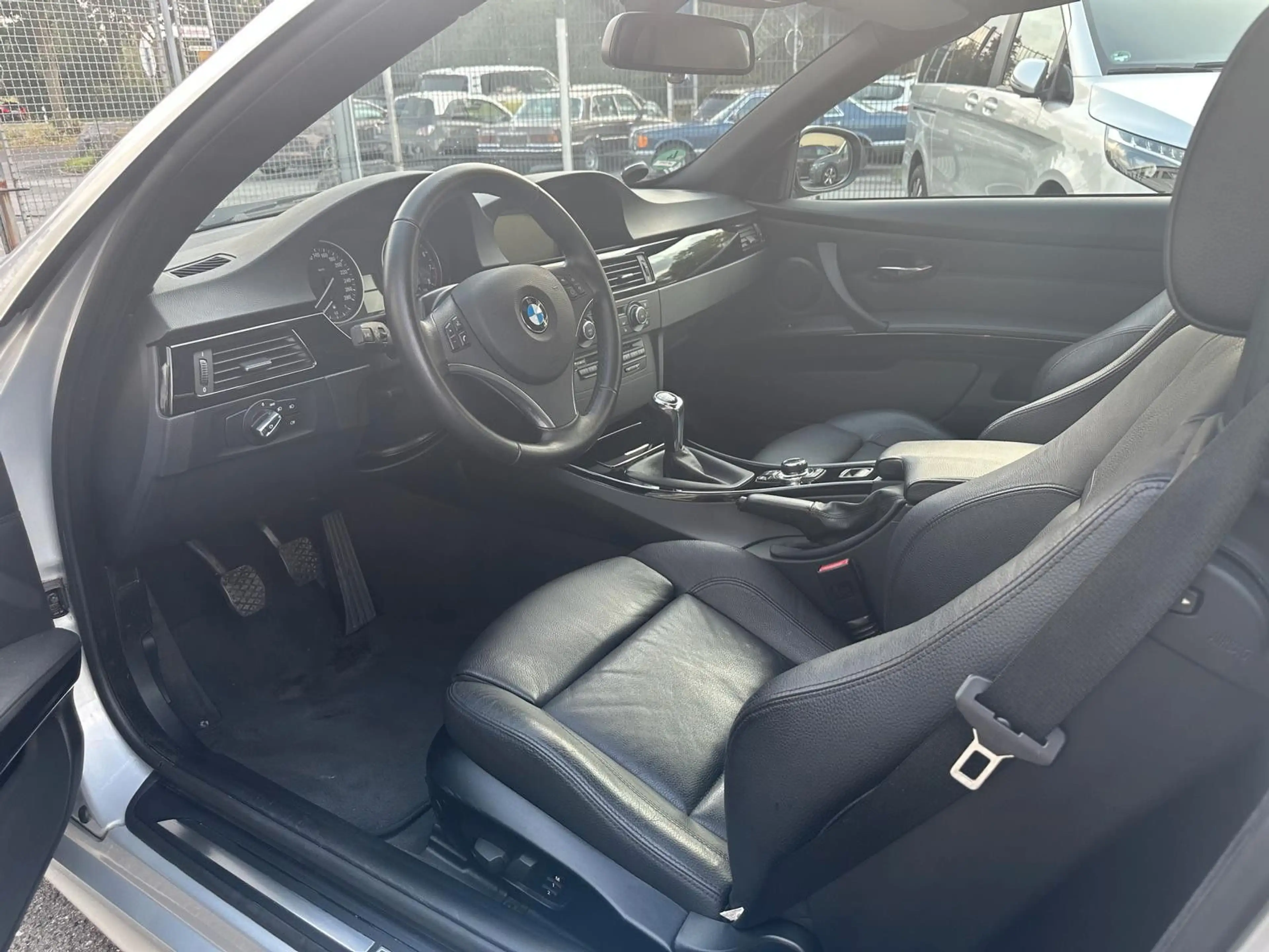 BMW 325 Cabrio 325i *2.HAND*SHZ* — photo 11