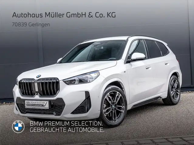 BMW X1 xDrive23i M Sportpaket HUD AHK 360° DAB LED
