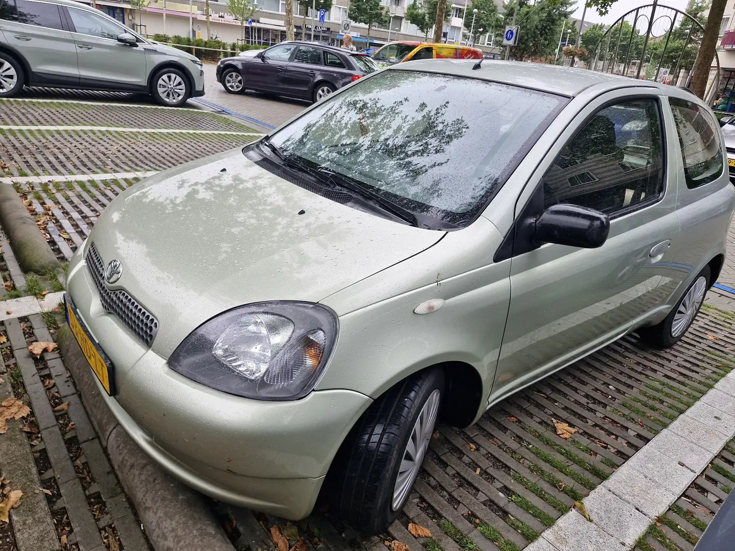 Toyota Yaris 1.3i Linea Sol - 2