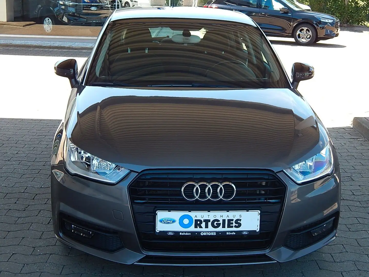 Audi A1 Sportback basis Automatik Коричневый - 1