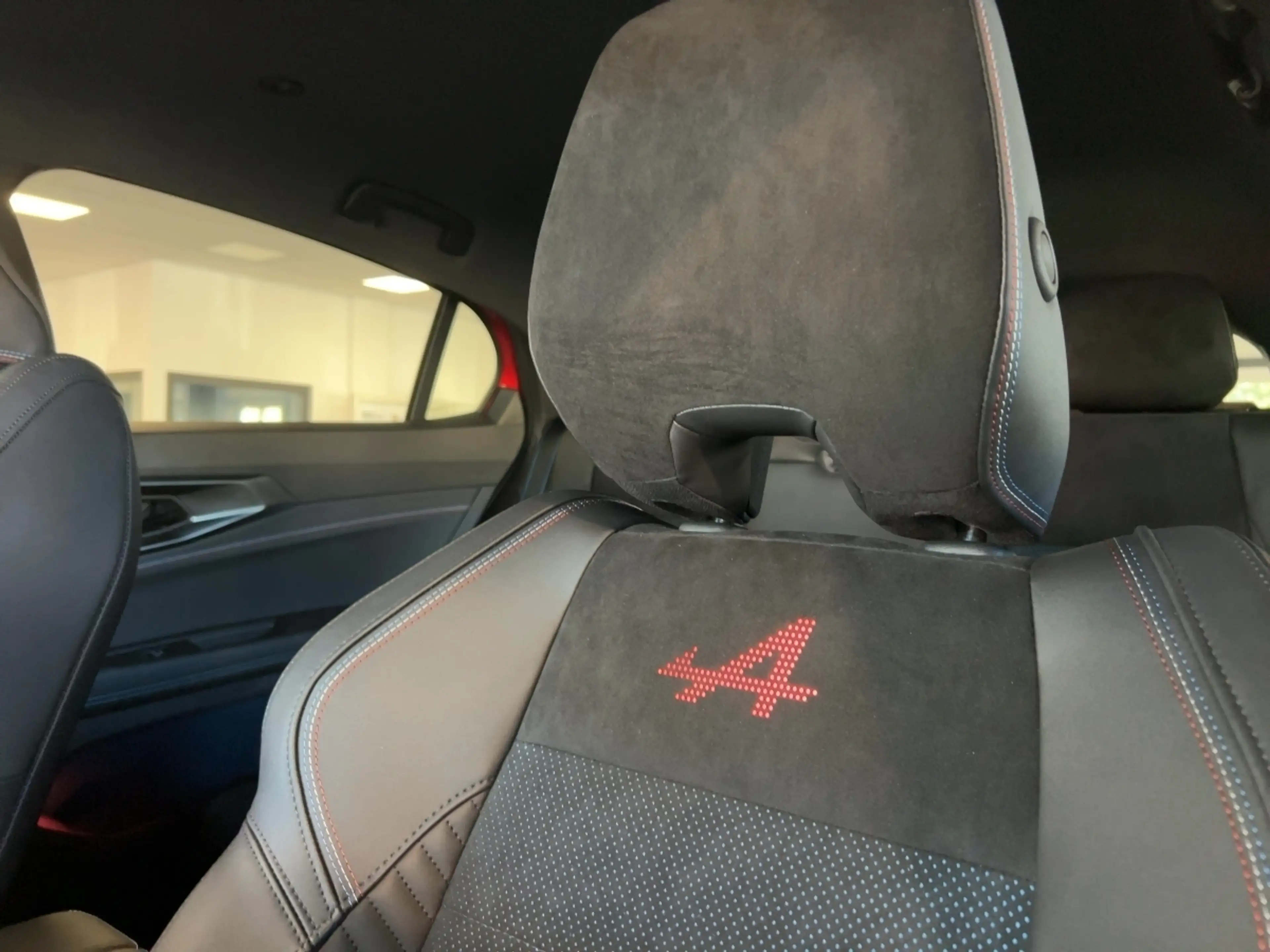 Renault Rafale Esprit Alpine Full Hybrid 200 GJR/PDC — photo 11