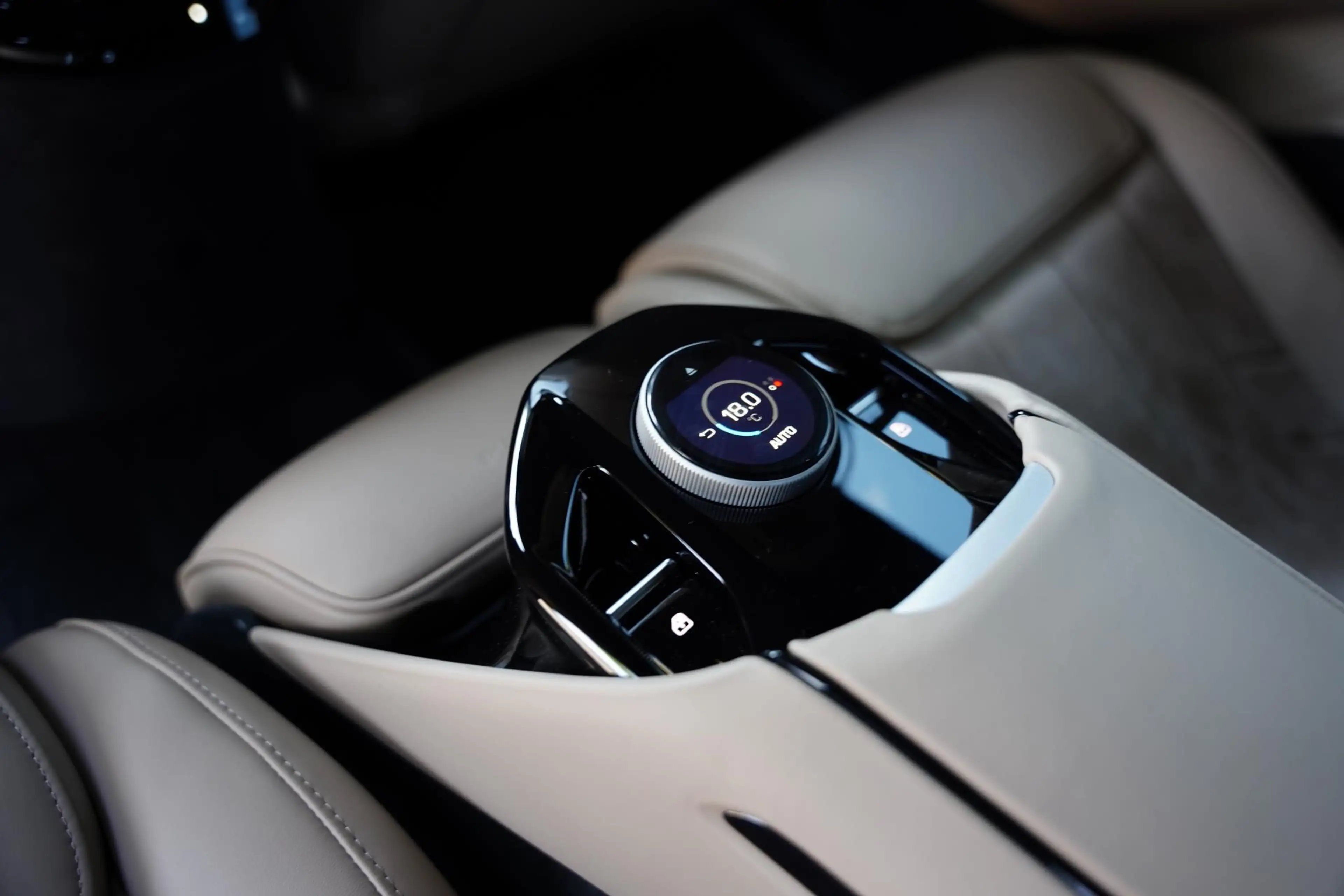 Ferrari Purosangue 6.5 V12 / NL-AUTO / BTW / Carbon / Massage / 8 D.K — photo 10