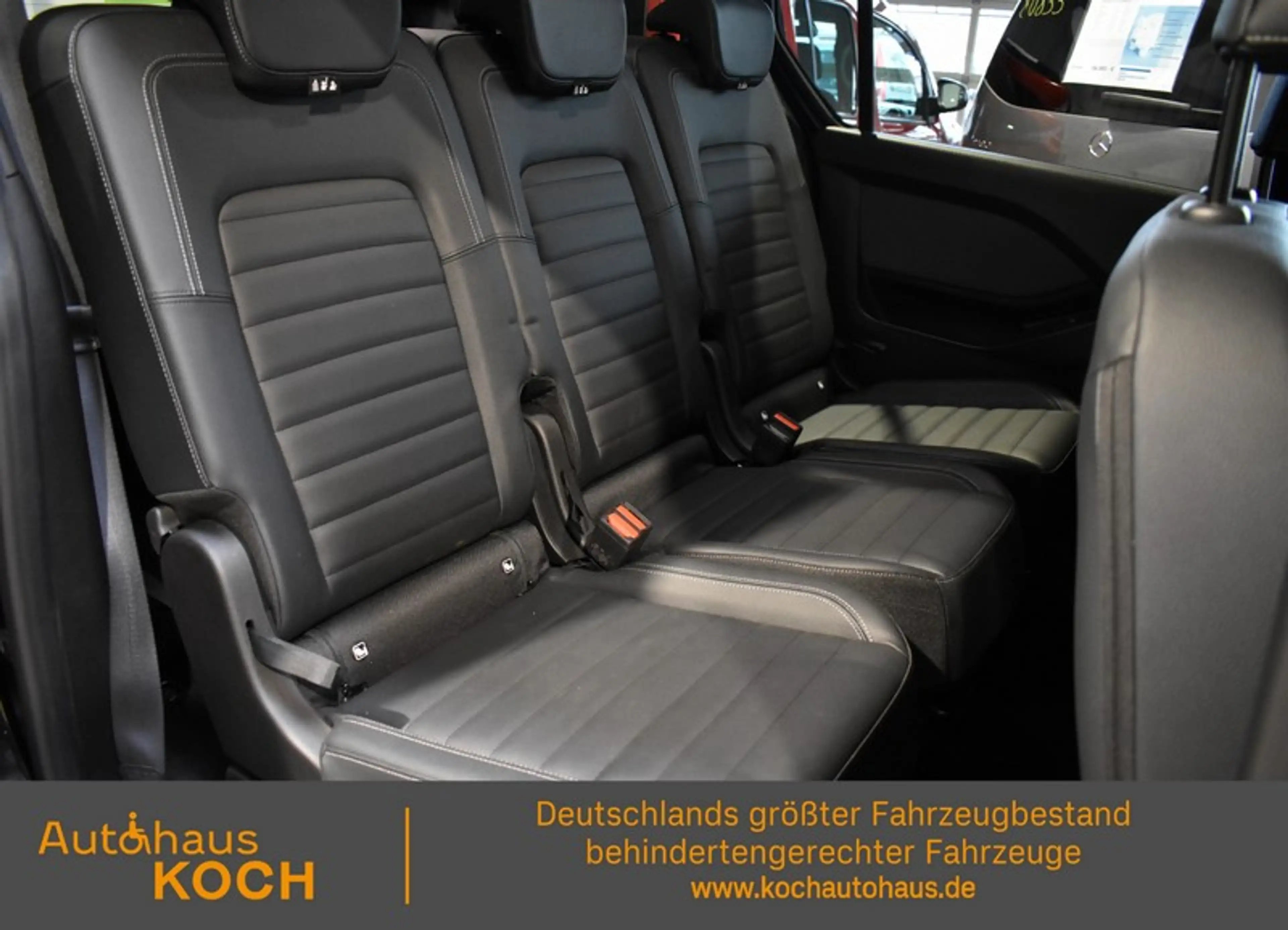 Mercedes-Benz T-Class lang 180 Progressive Rollstuhlgerecht — photo 15