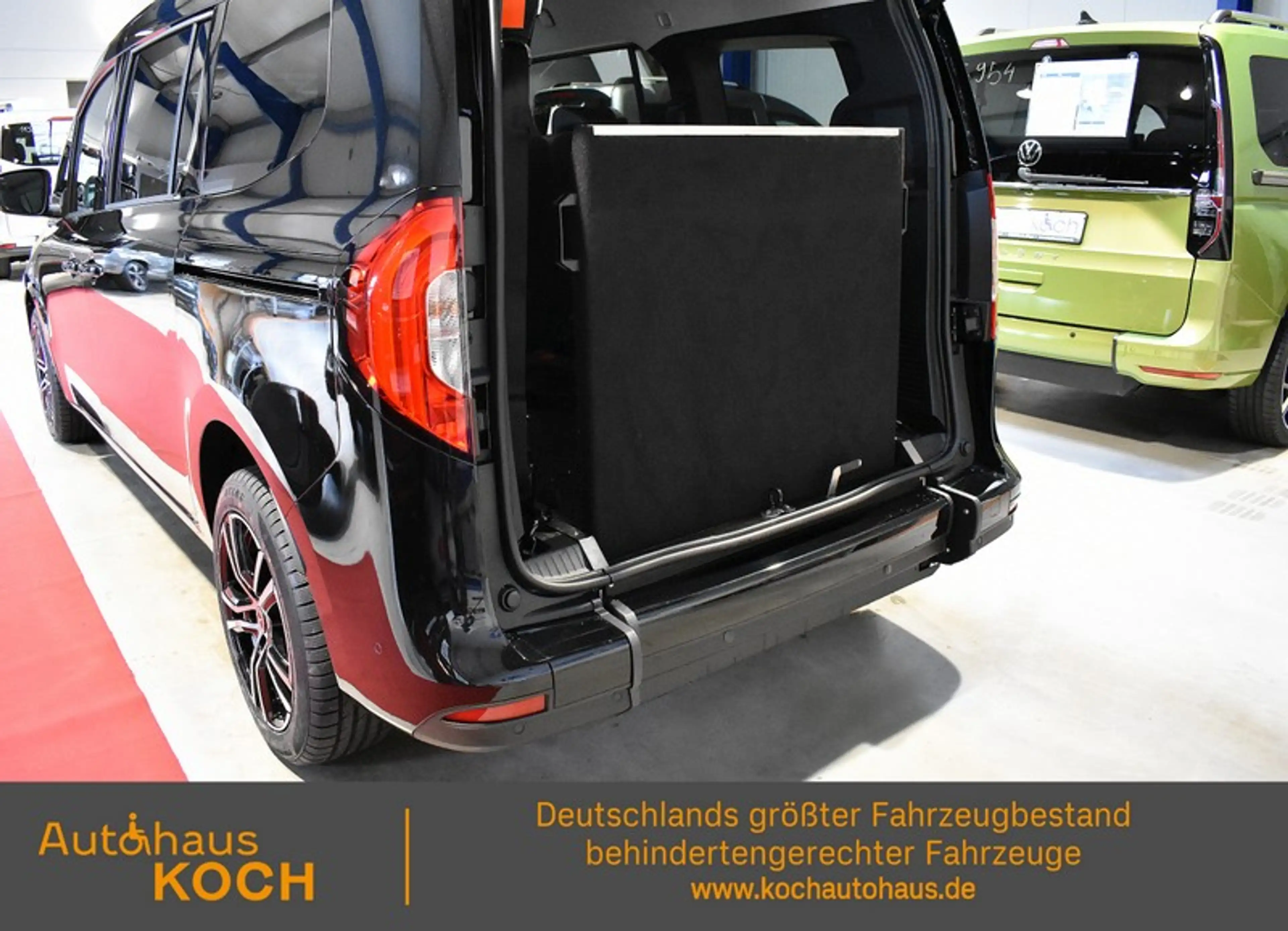 Mercedes-Benz T-Class lang 180 Progressive Rollstuhlgerecht — photo 8