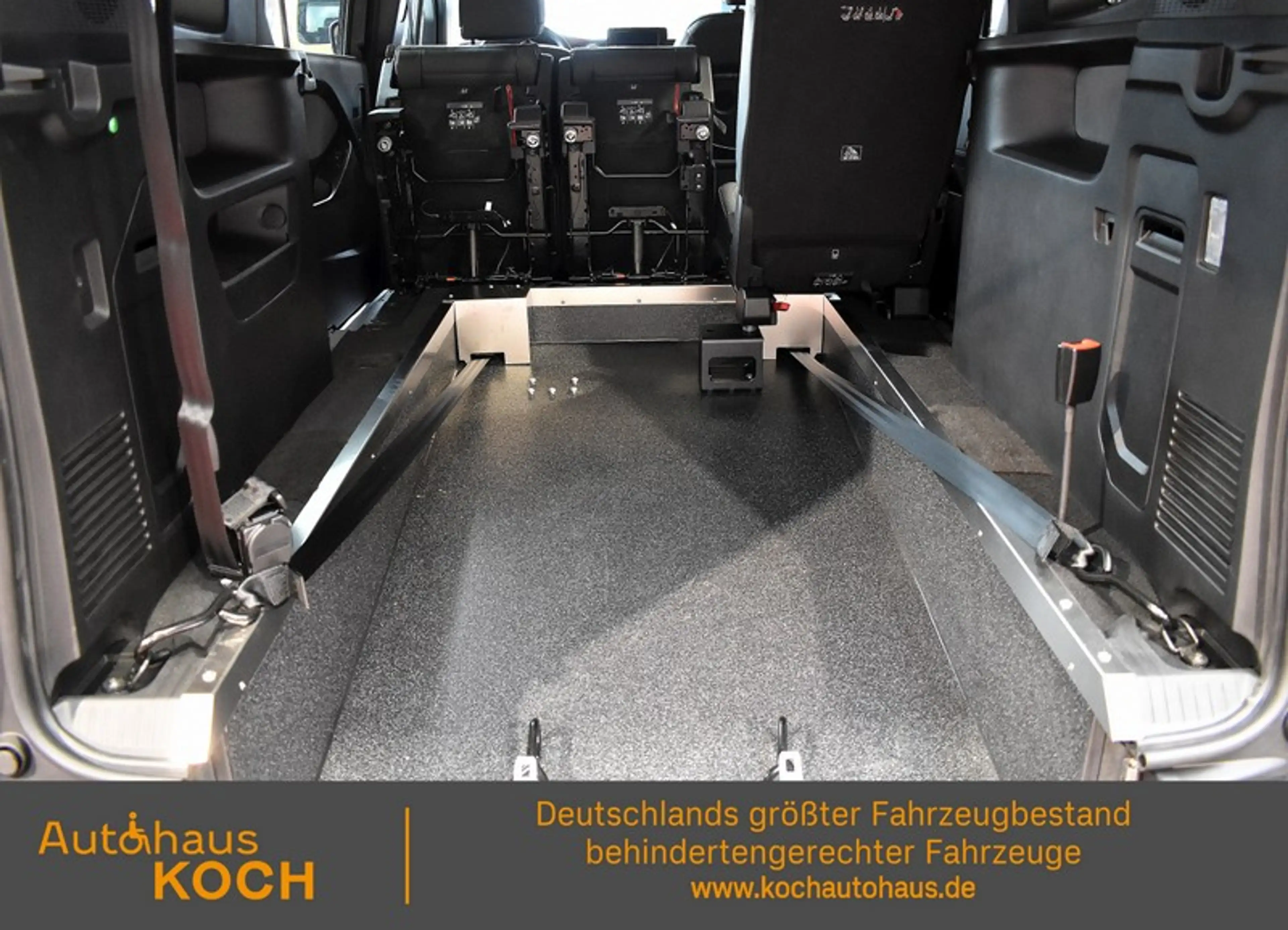 Mercedes-Benz T-Class lang 180 Progressive Rollstuhlgerecht — photo 11