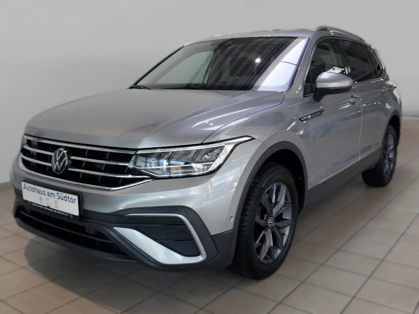 Volkswagen Tiguan Allspace MOVE 4M 2.0 TDI DSG LED AHK RFK Silber - 2