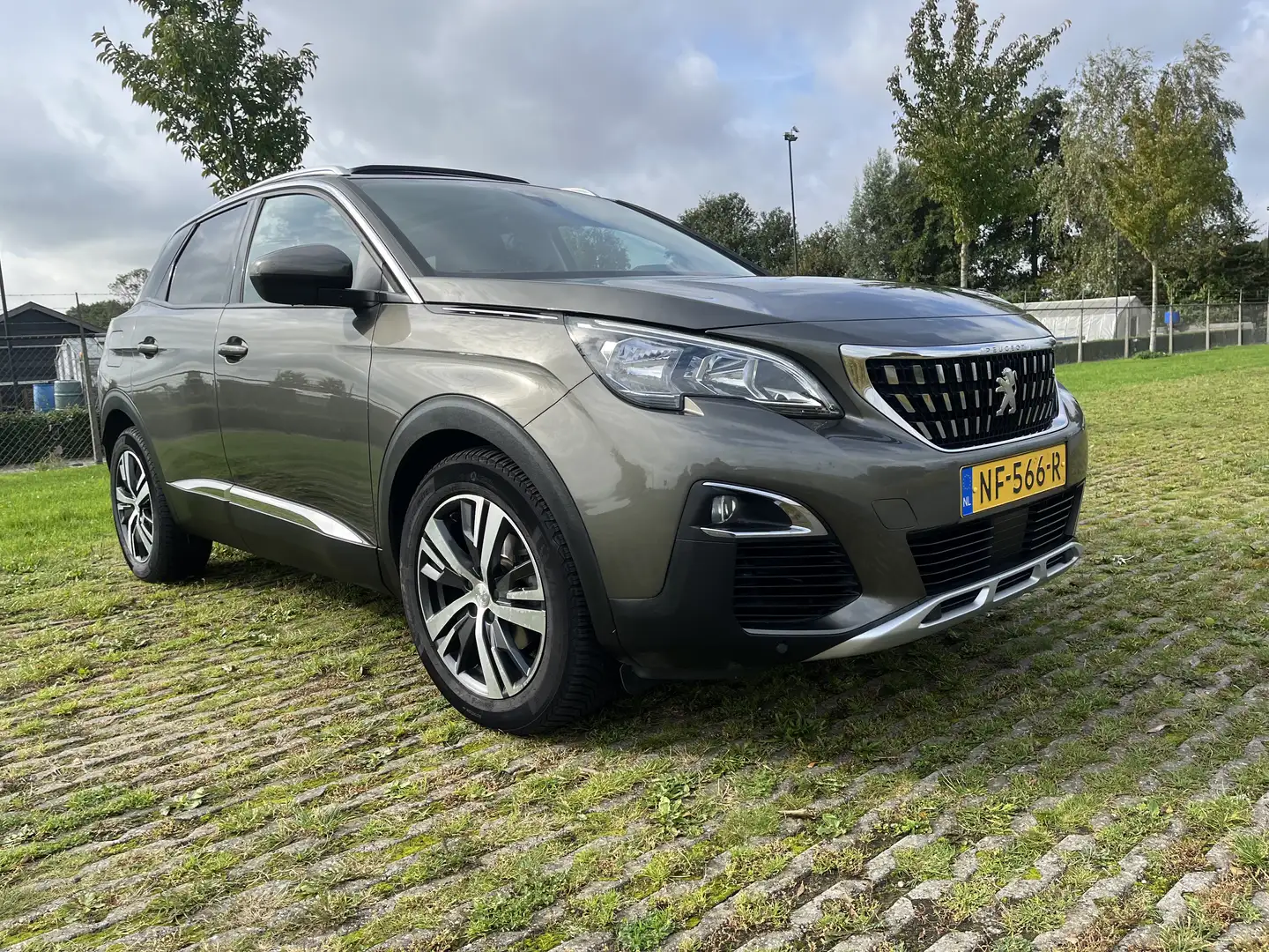 Peugeot 3008 1.6 e-THP Allure Nieuwe Distributie Grijs - 2