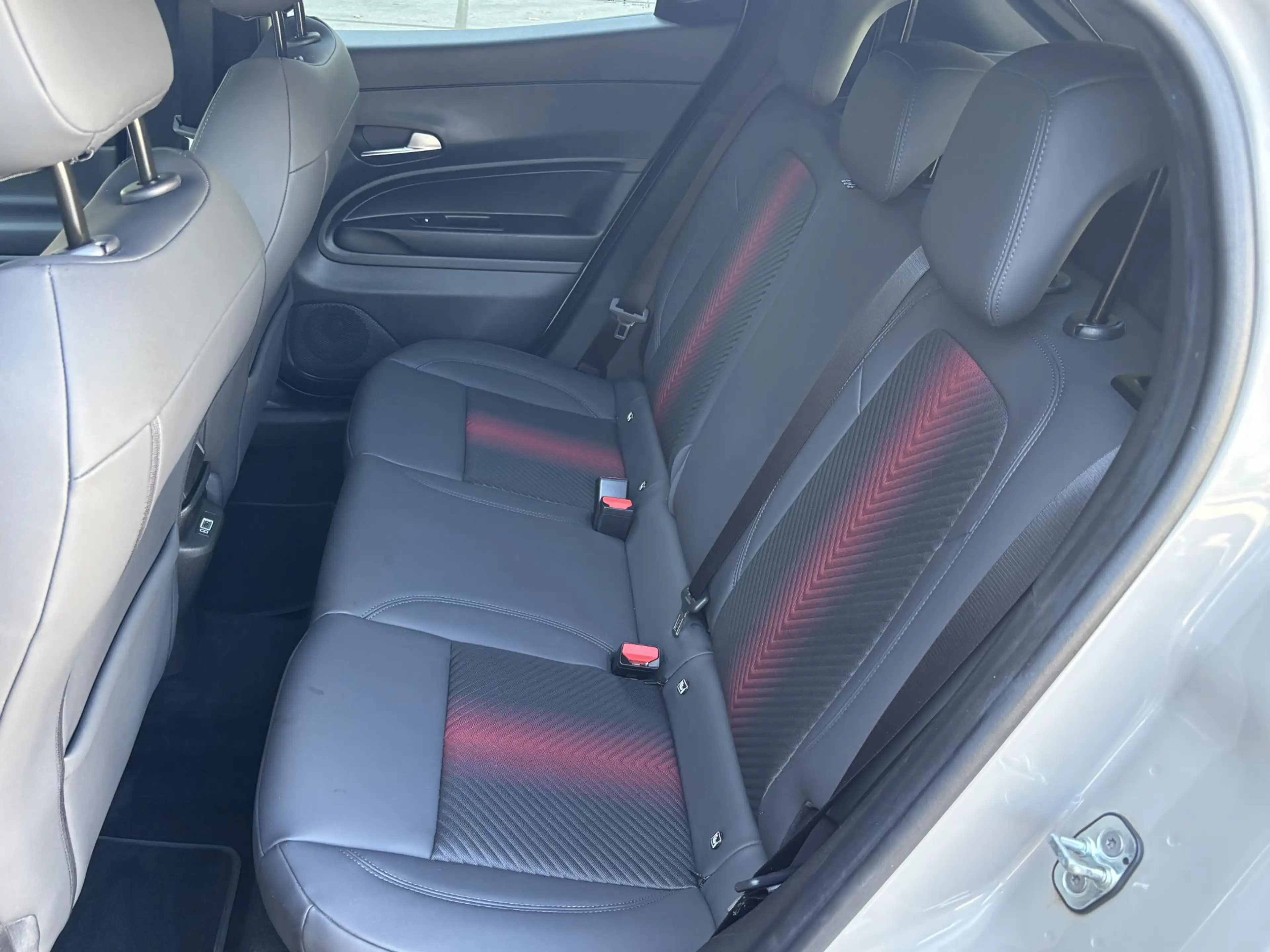 Alfa Romeo Junior 1.2 Turbo Hybrid Ibrida Speciale | Stoelverwarming — photo 11
