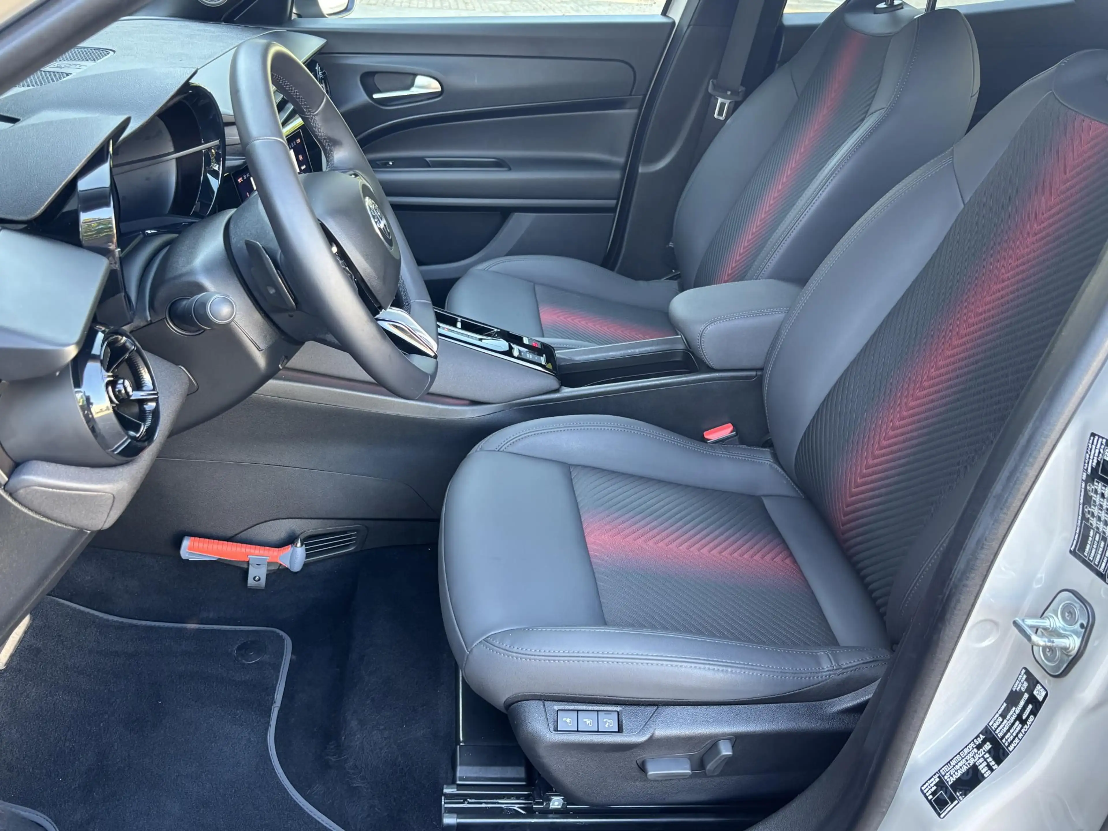 Alfa Romeo Junior 1.2 Turbo Hybrid Ibrida Speciale | Stoelverwarming — photo 9
