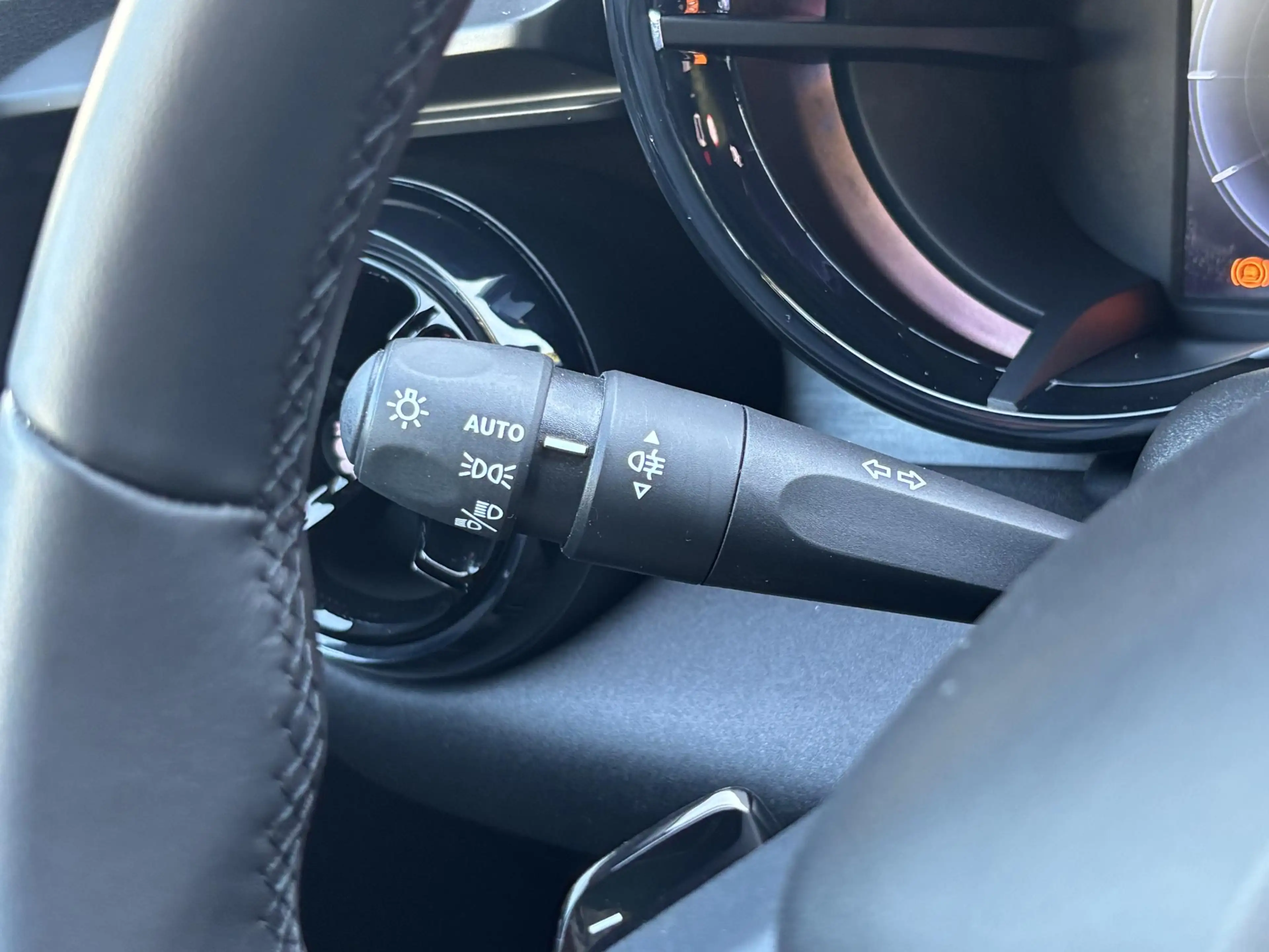Alfa Romeo Junior 1.2 Turbo Hybrid Ibrida Speciale | Stoelverwarming — photo 15