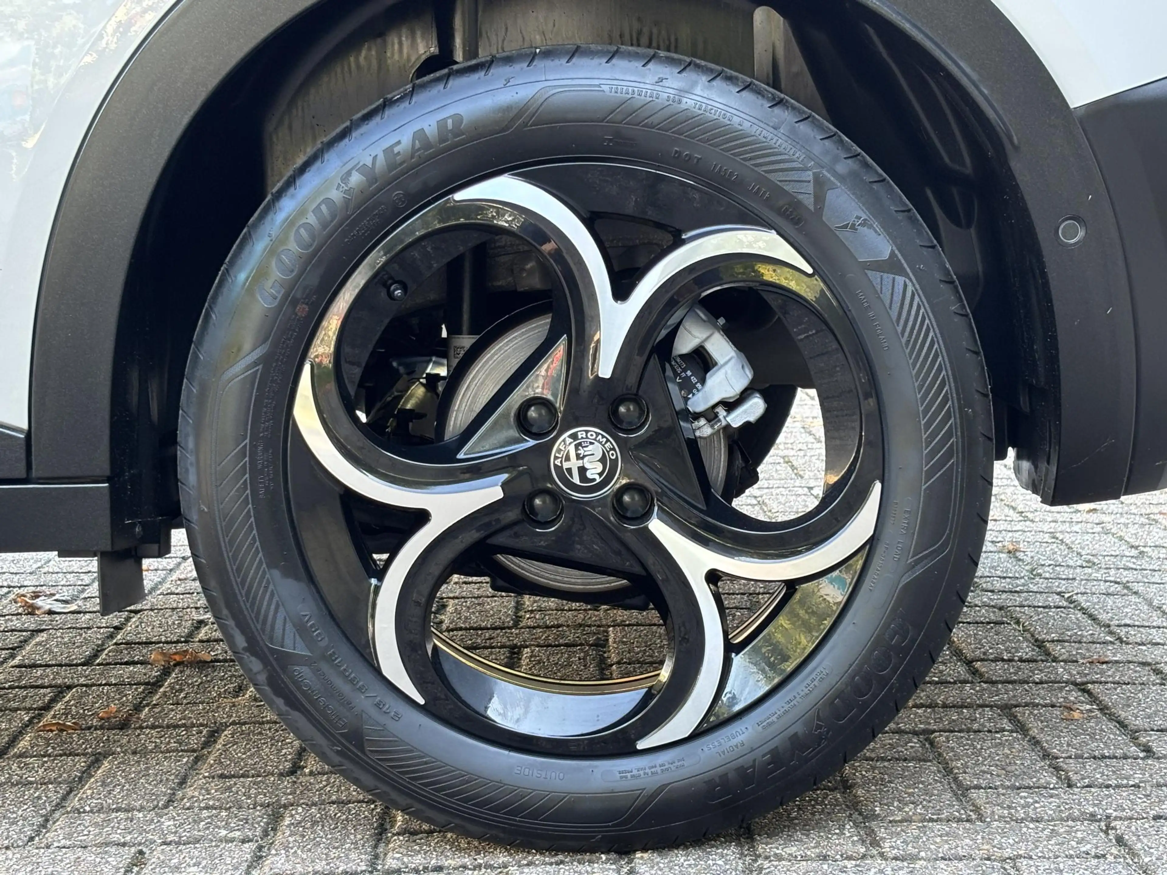 Alfa Romeo Junior 1.2 Turbo Hybrid Ibrida Speciale | Stoelverwarming — photo 6