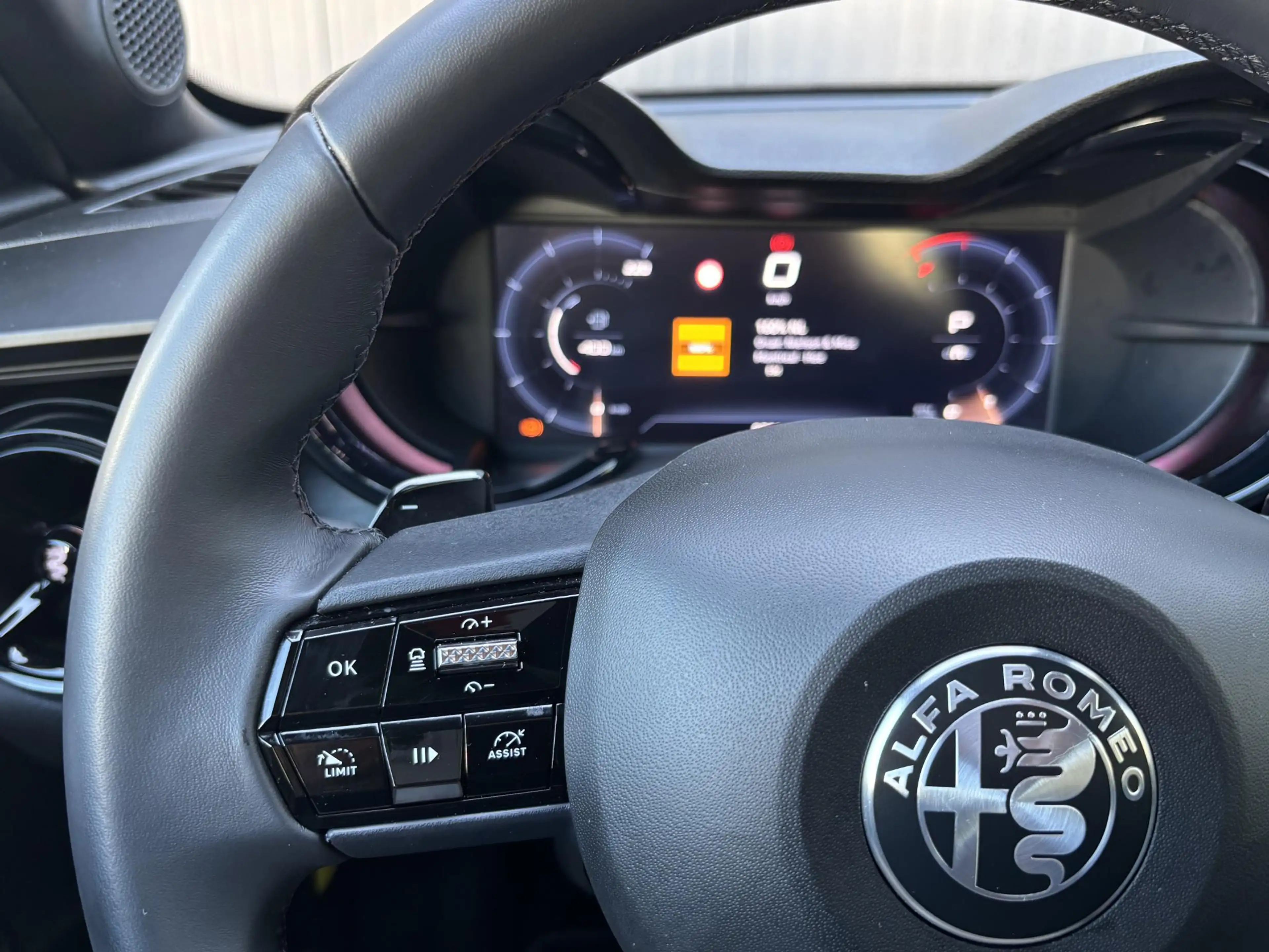 Alfa Romeo Junior 1.2 Turbo Hybrid Ibrida Speciale | Stoelverwarming — photo 12