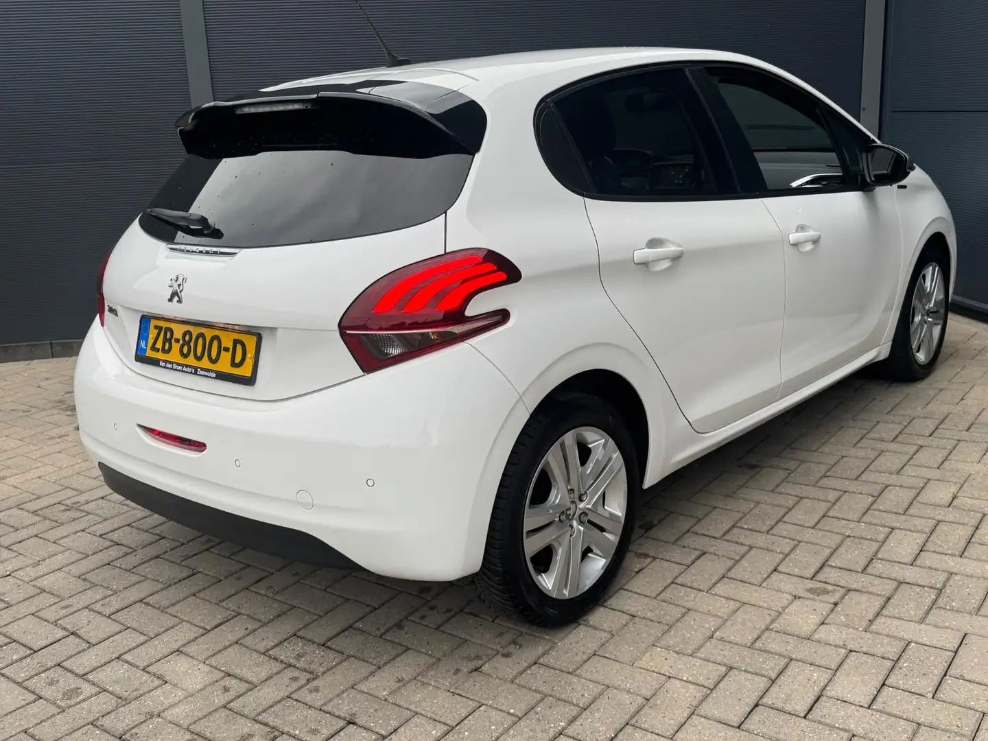 Peugeot 208 1.2 PureTech / Navi / Pdc / Carplay Blanc - 2