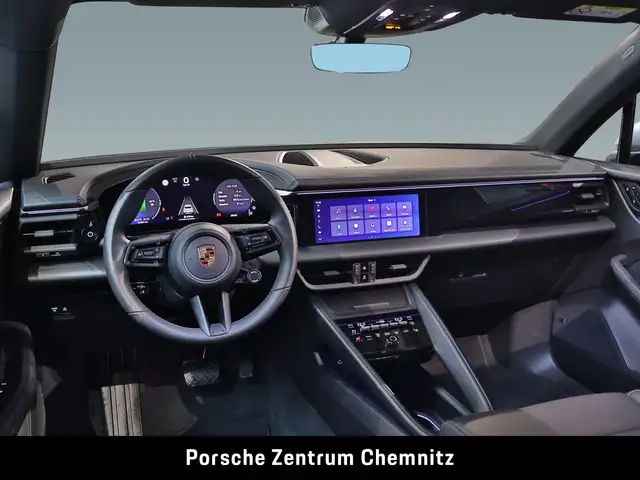 Porsche Macan view 7