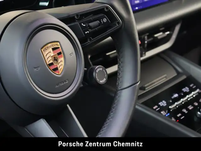 Porsche Macan view 24