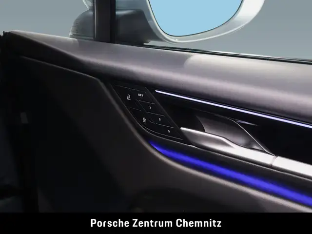 Porsche Macan view 26