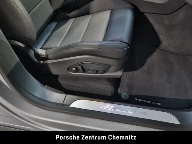 Porsche Macan view 27