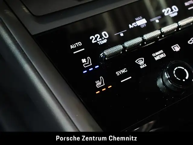 Porsche Macan view 25